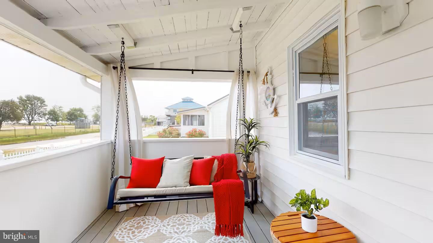 BREEZY POINT - Residential