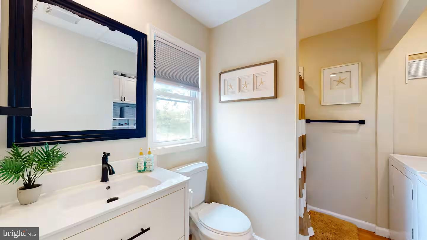 BREEZY POINT - Residential