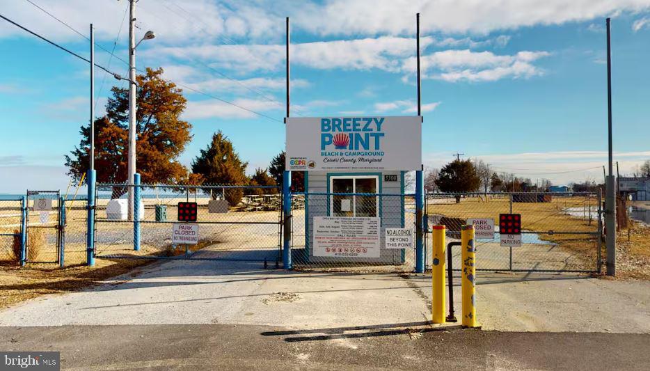 BREEZY POINT - Residential