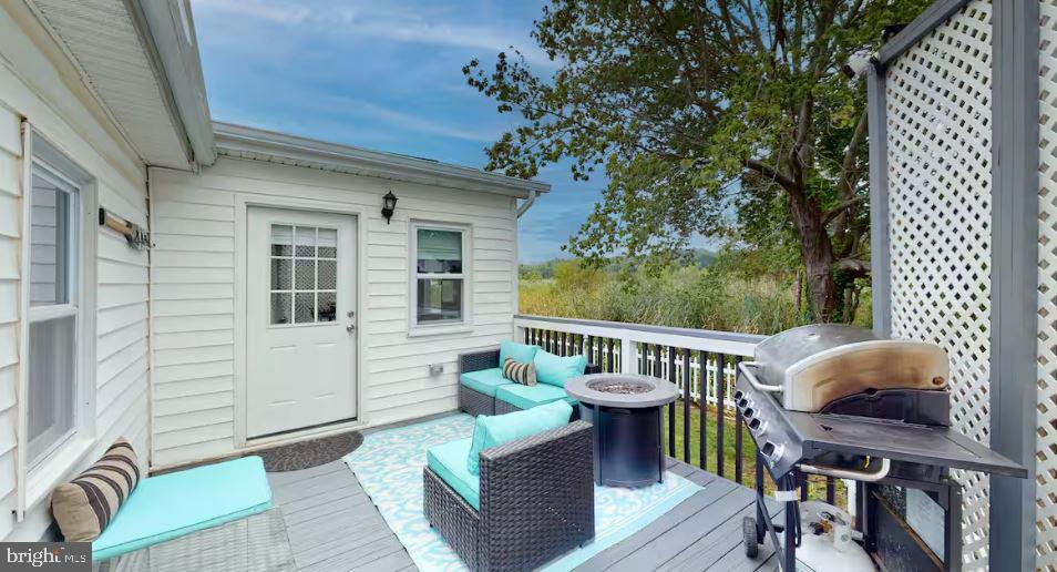 BREEZY POINT - Residential