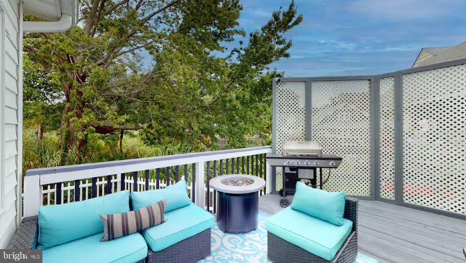 BREEZY POINT - Residential