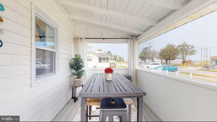 BREEZY POINT - Residential