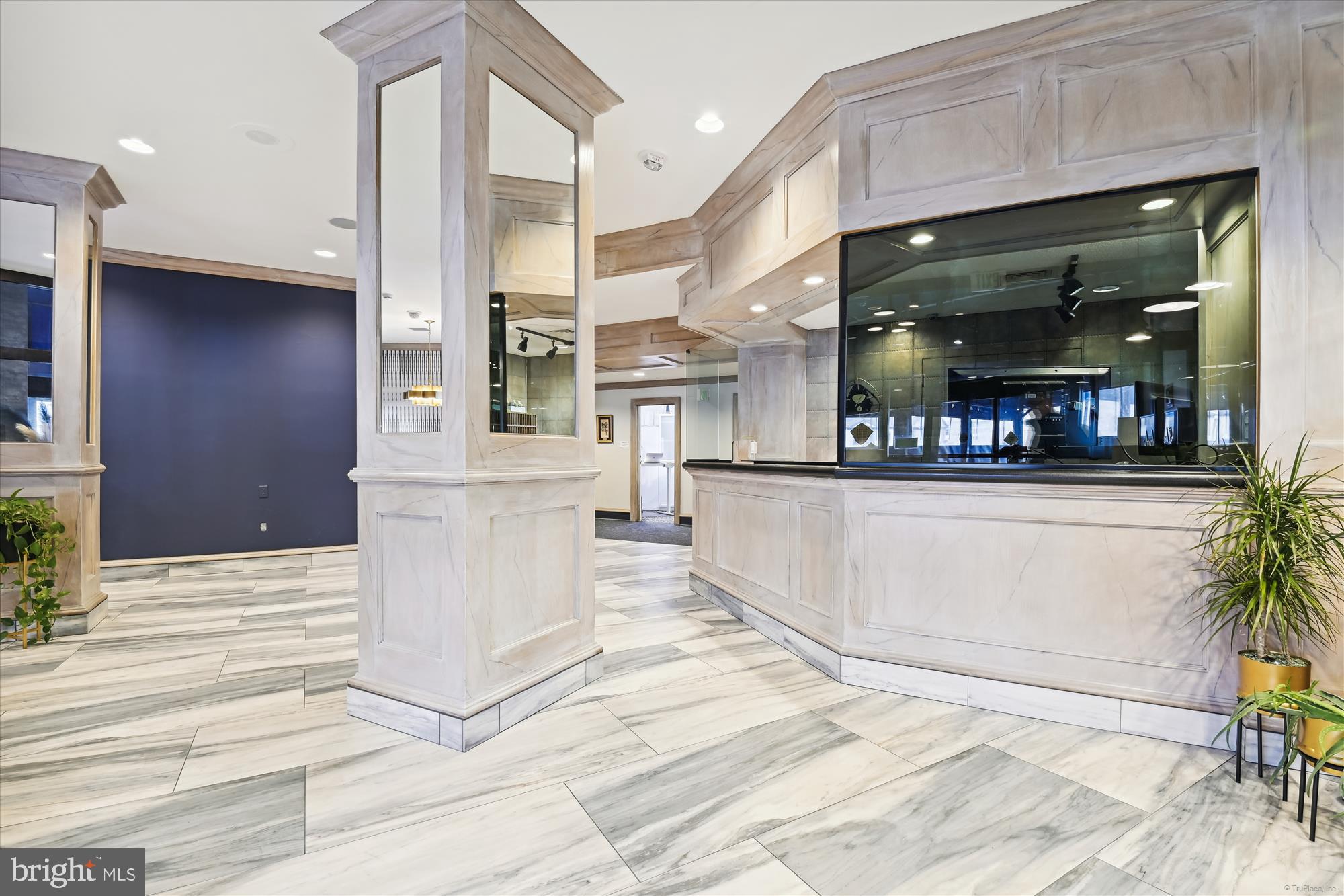 THE RIDGELY - Residential Lease