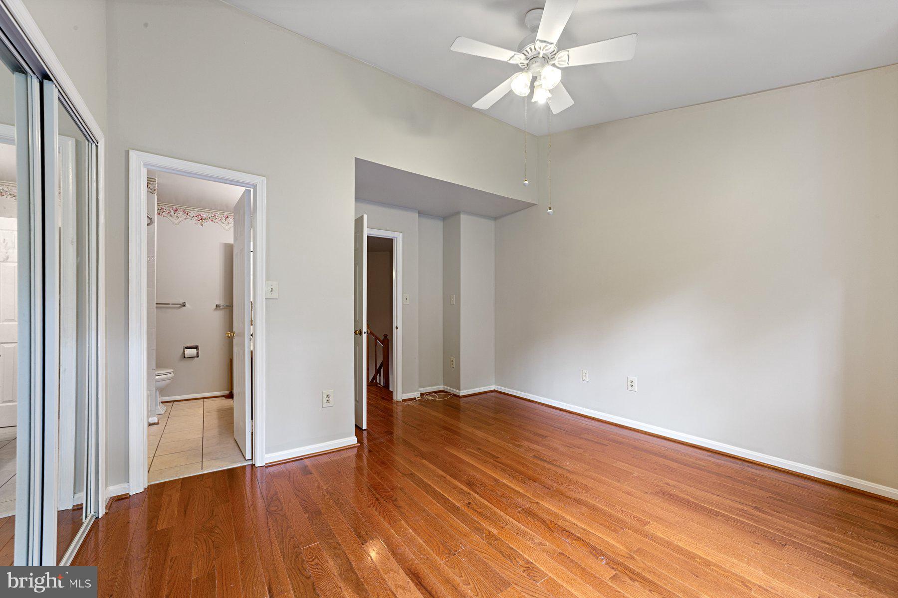 SOUTH KINGS STATION - Residential Lease