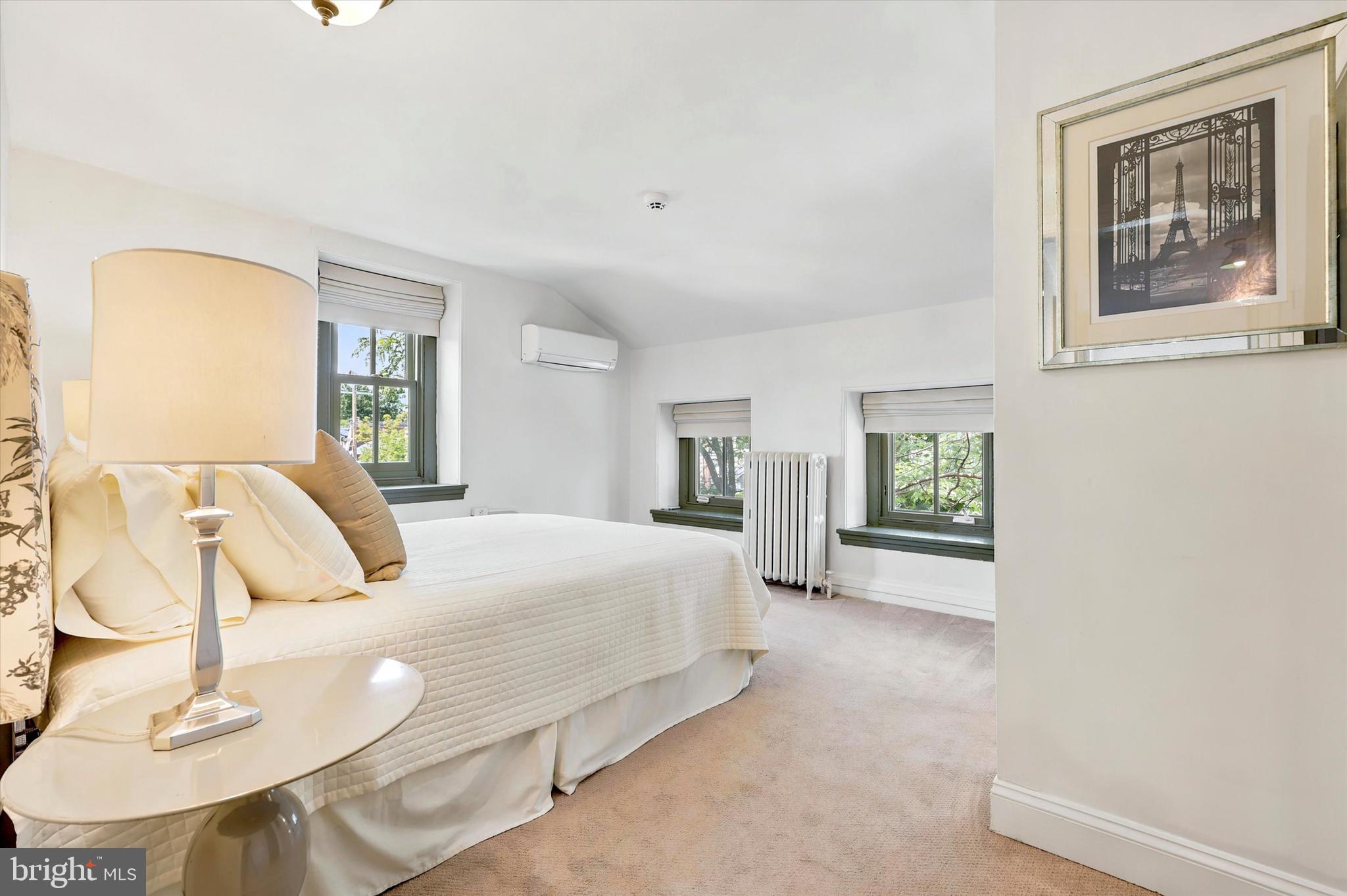 CHESTNUT HILL - Residential
