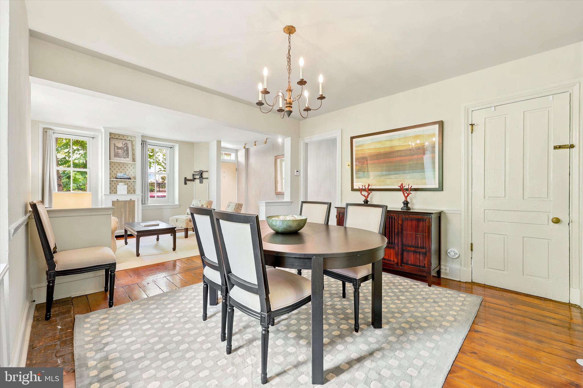 CHESTNUT HILL - Residential
