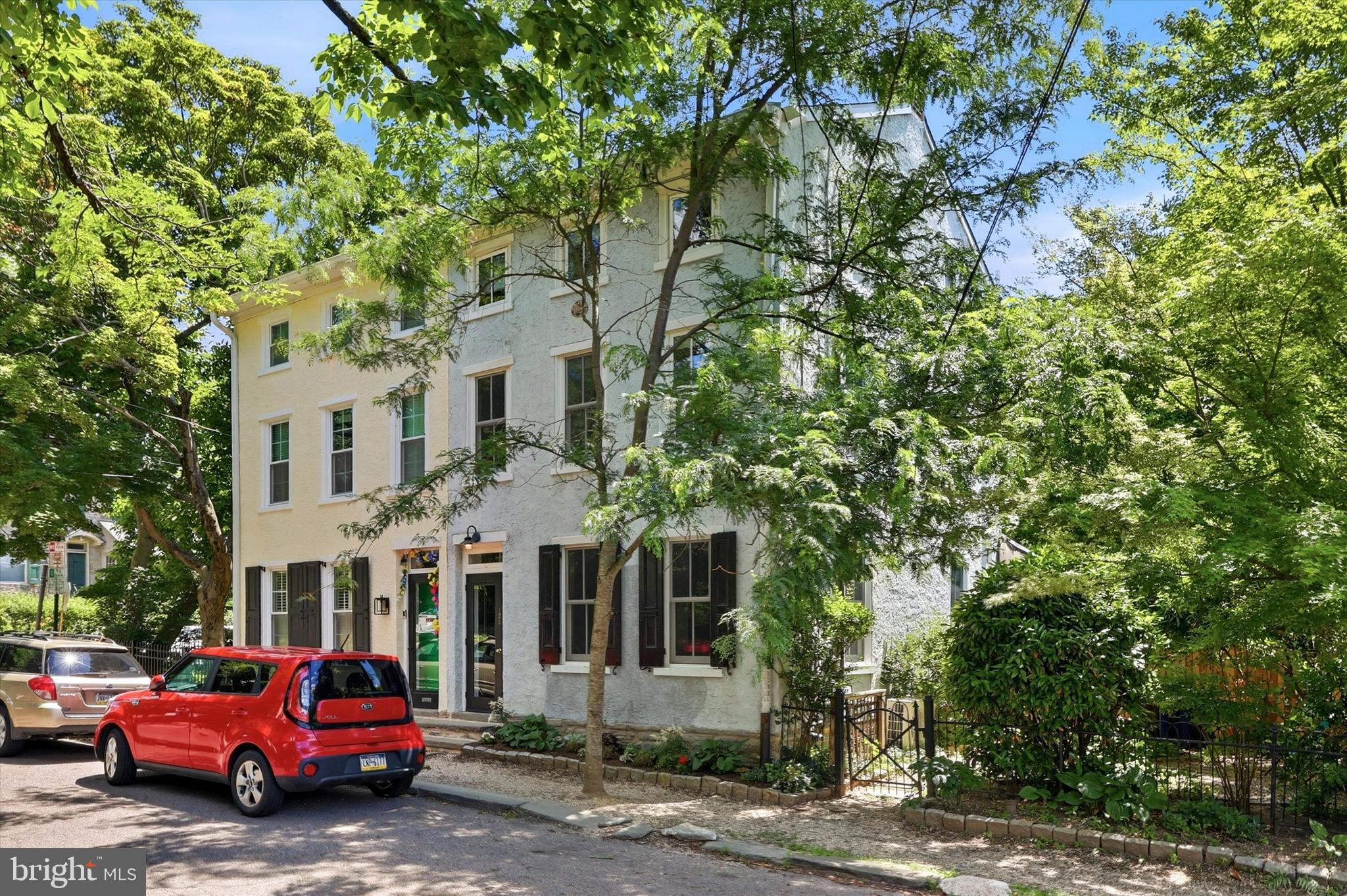 CHESTNUT HILL - Residential