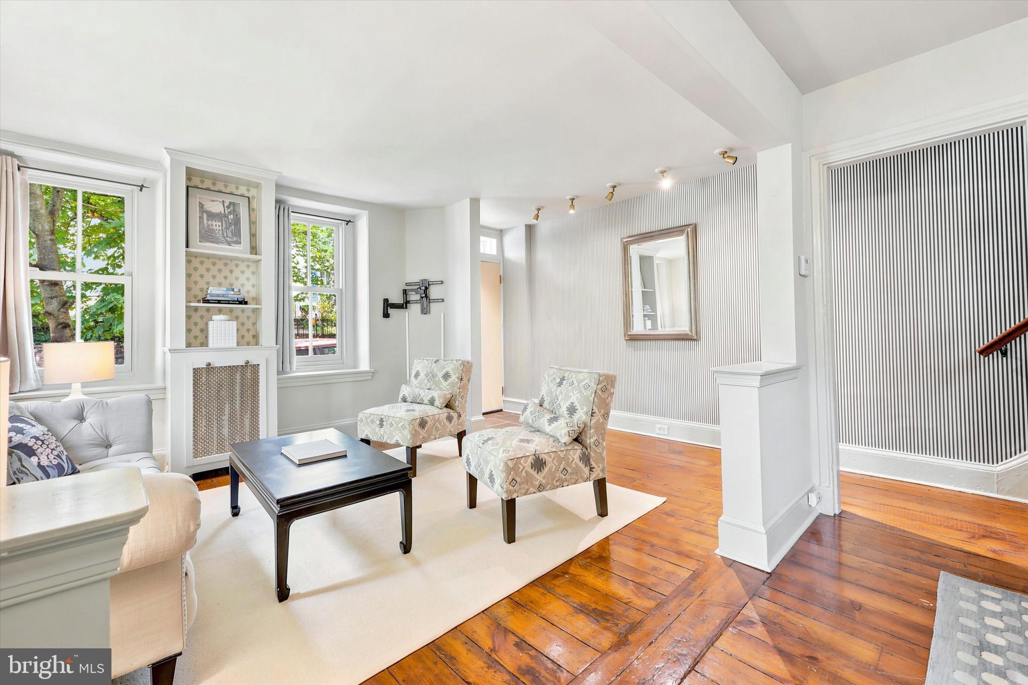 CHESTNUT HILL - Residential