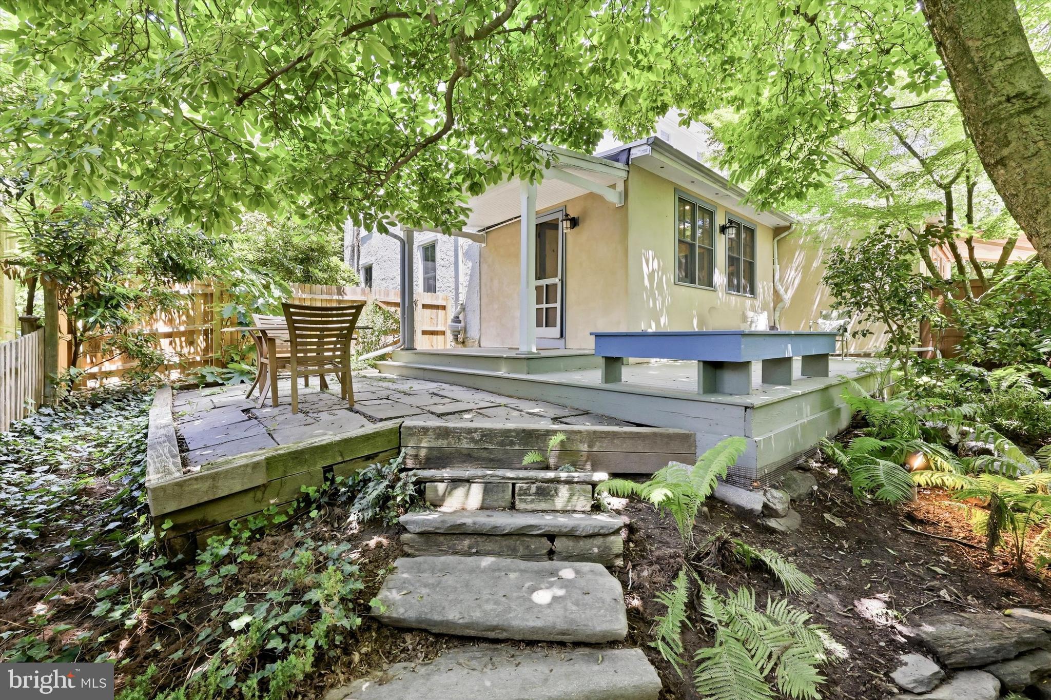 CHESTNUT HILL - Residential