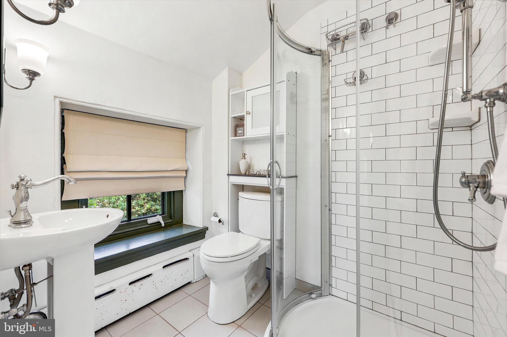 CHESTNUT HILL - Residential