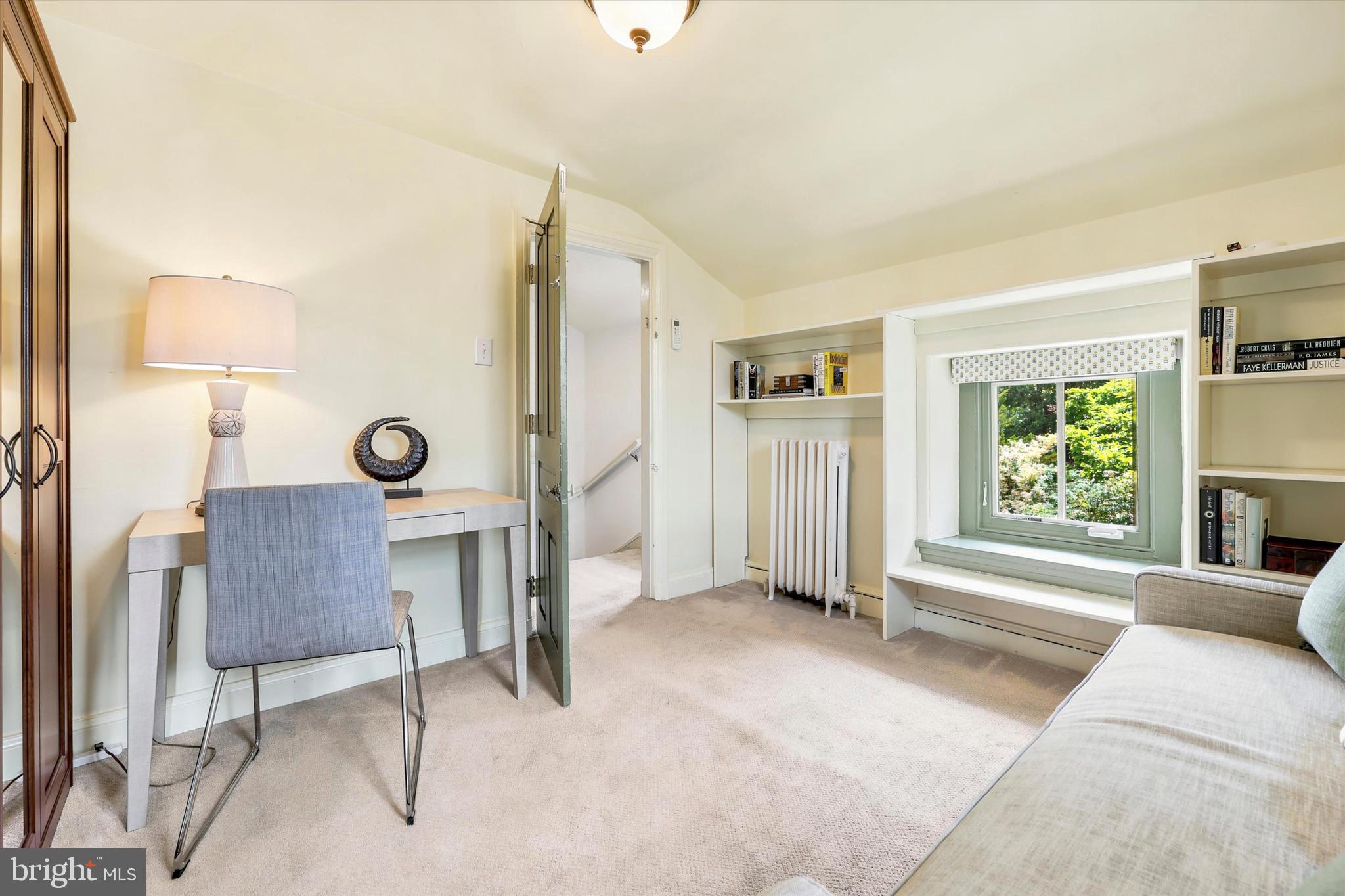 CHESTNUT HILL - Residential