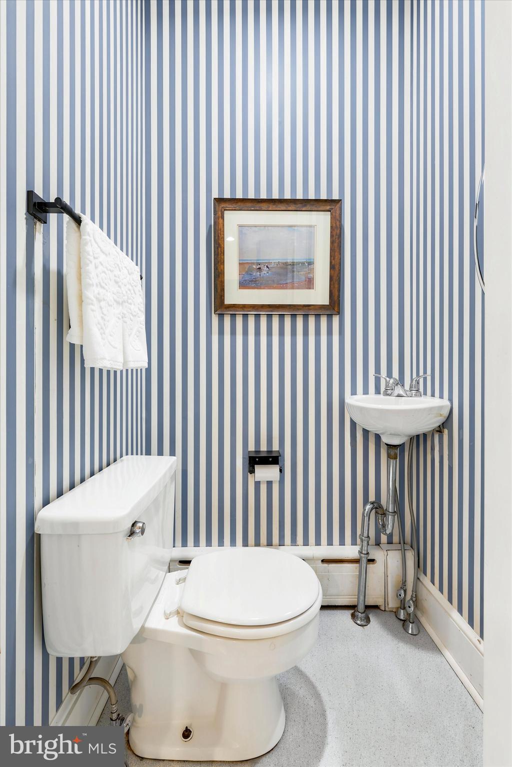 CHESTNUT HILL - Residential
