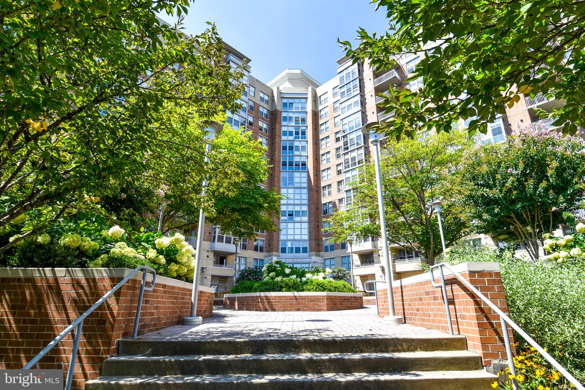 CARLTON HOUSE - Residential