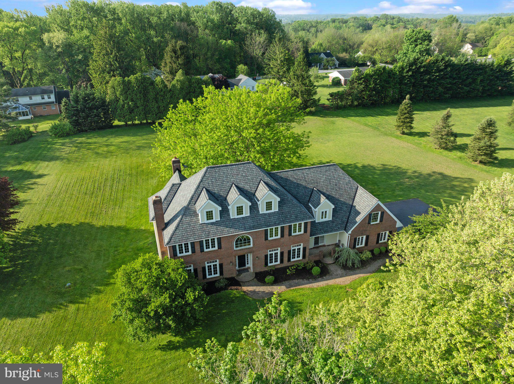 VILLAGE BLACKSHIRE - Residential