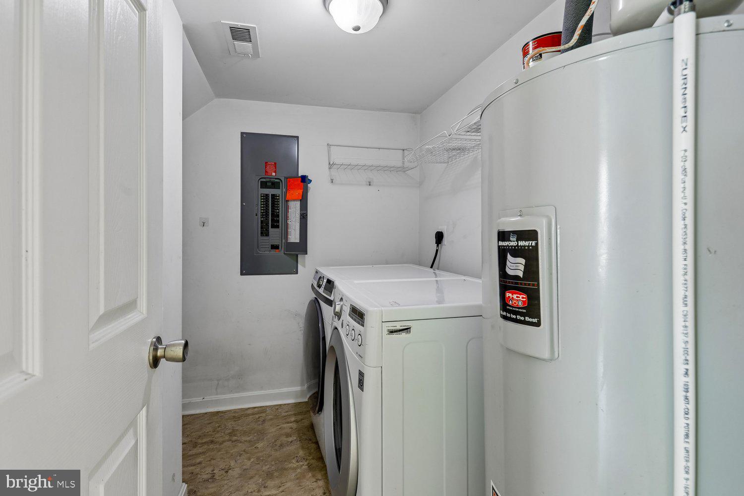 WILLOUGHBY WOODS - Residential