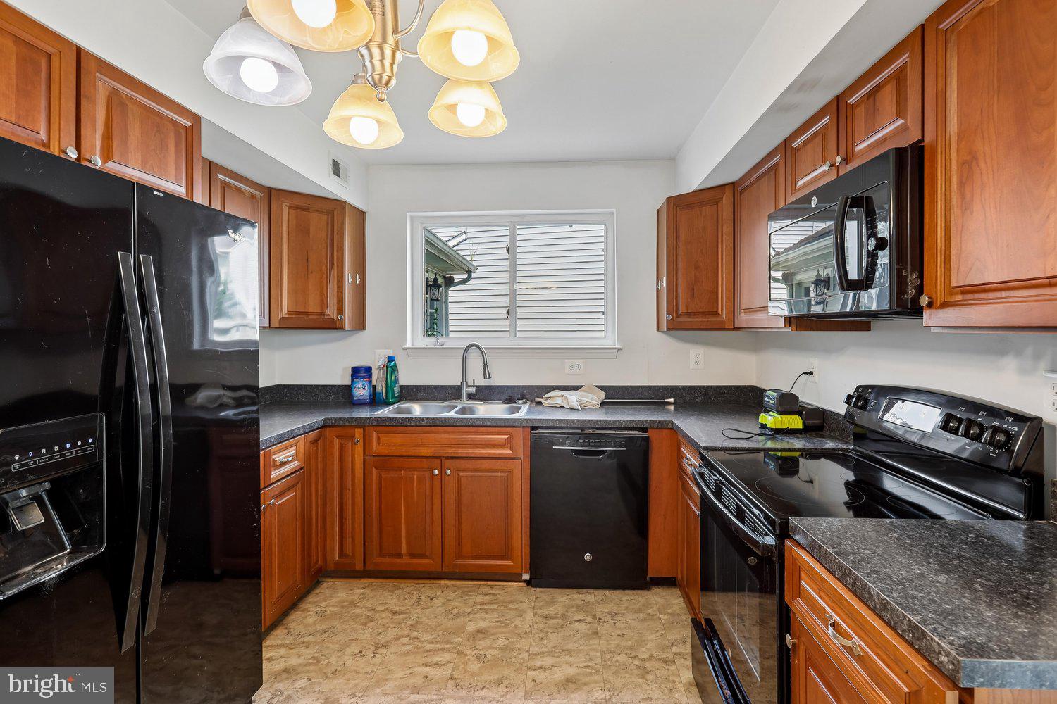 WILLOUGHBY WOODS - Residential