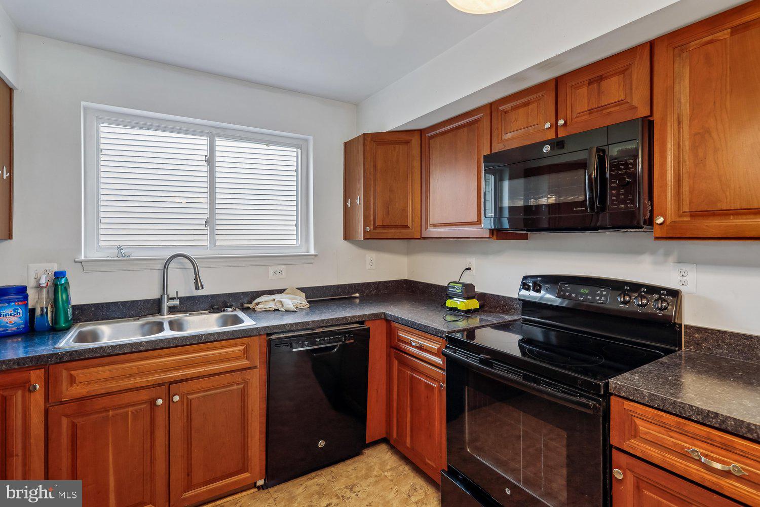 WILLOUGHBY WOODS - Residential