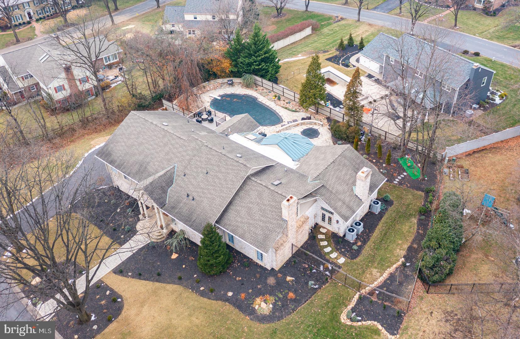 BIRDLAND - Residential
