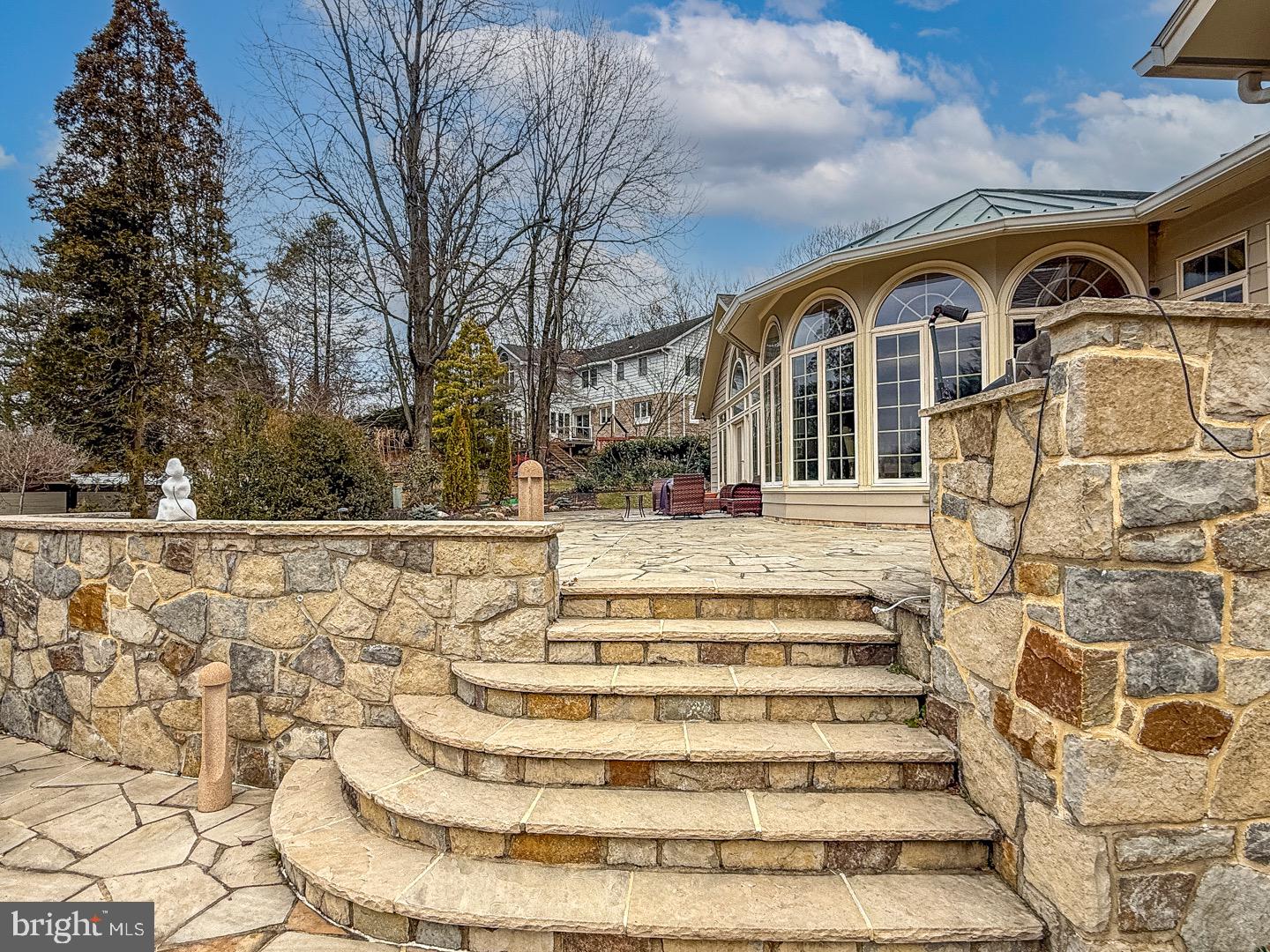 BIRDLAND - Residential