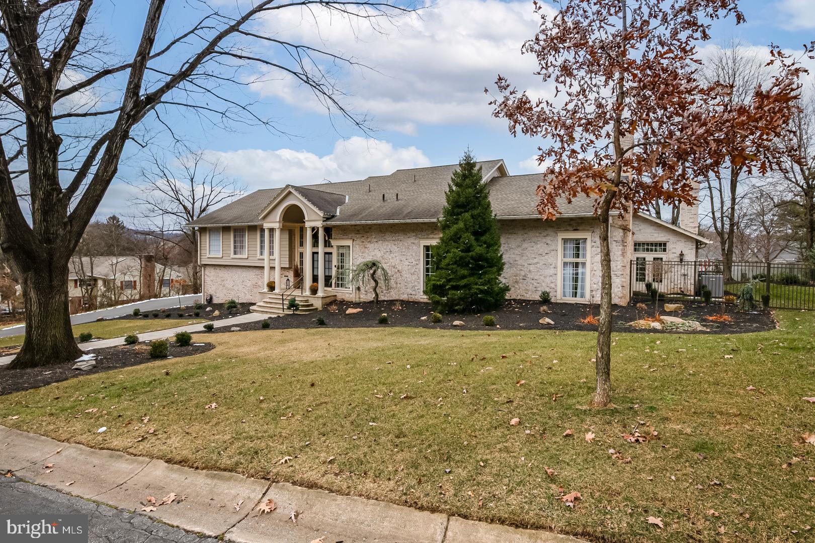 BIRDLAND - Residential