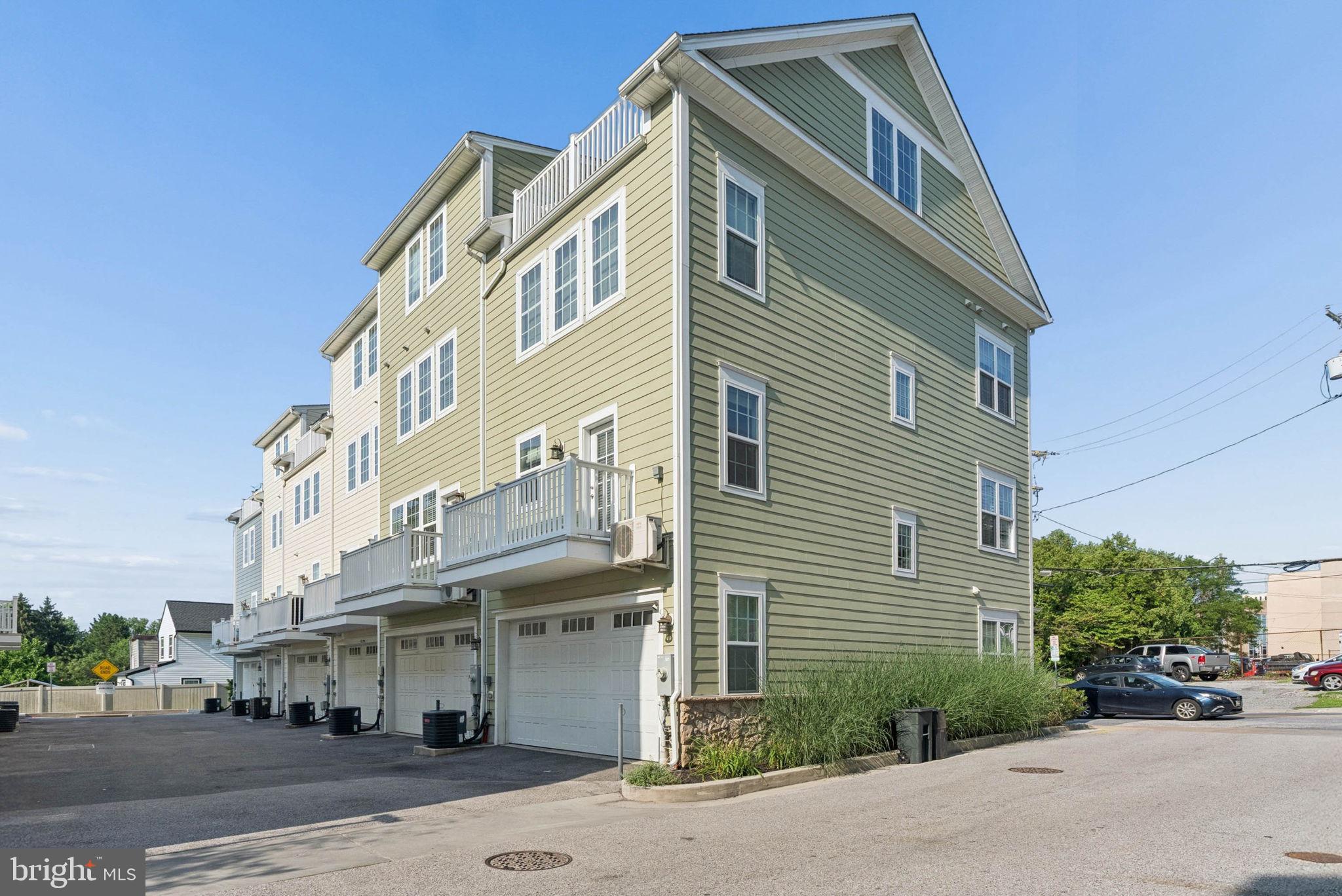 TOWSON MANOR VILLAGE - Residential