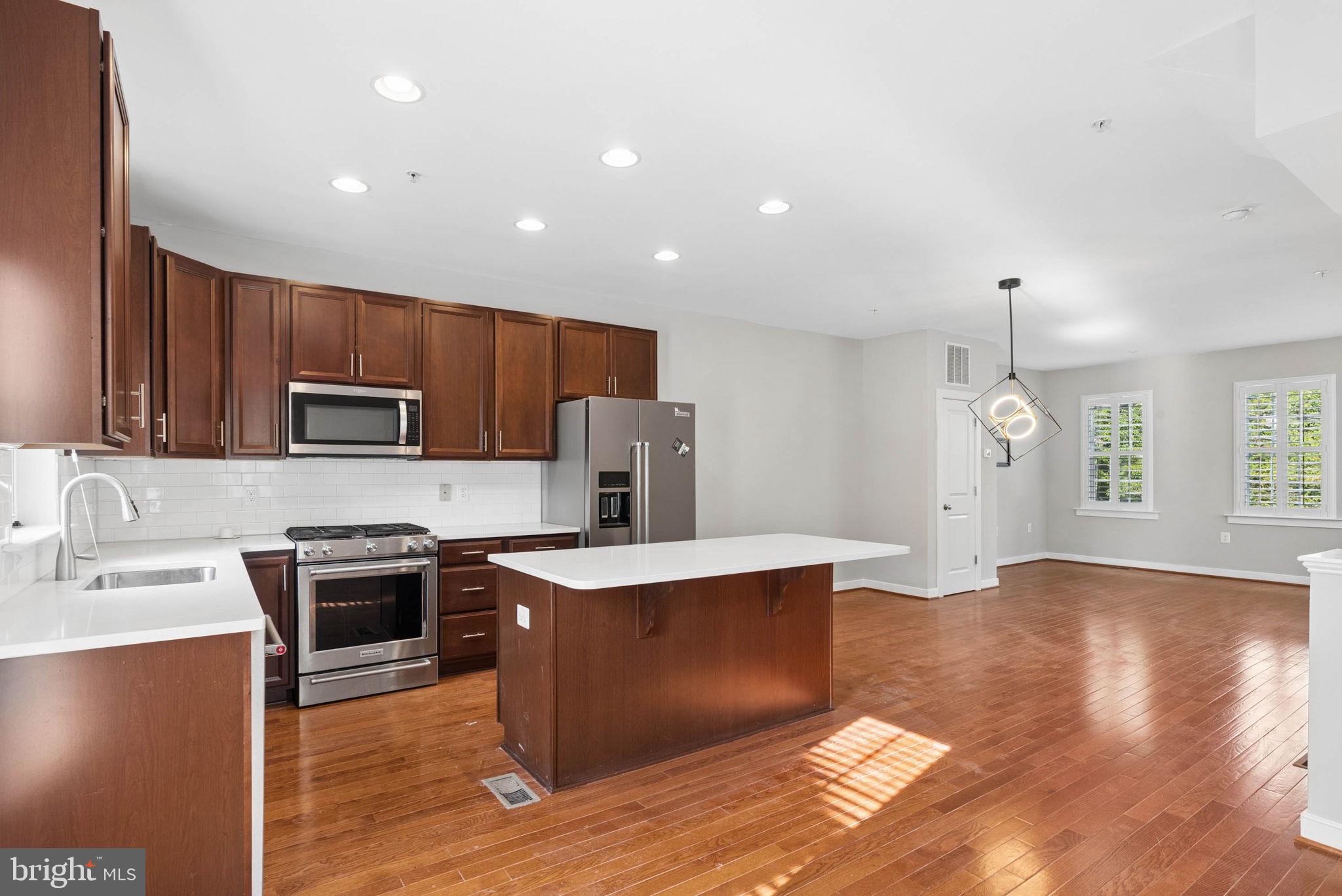 TOWSON MANOR VILLAGE - Residential