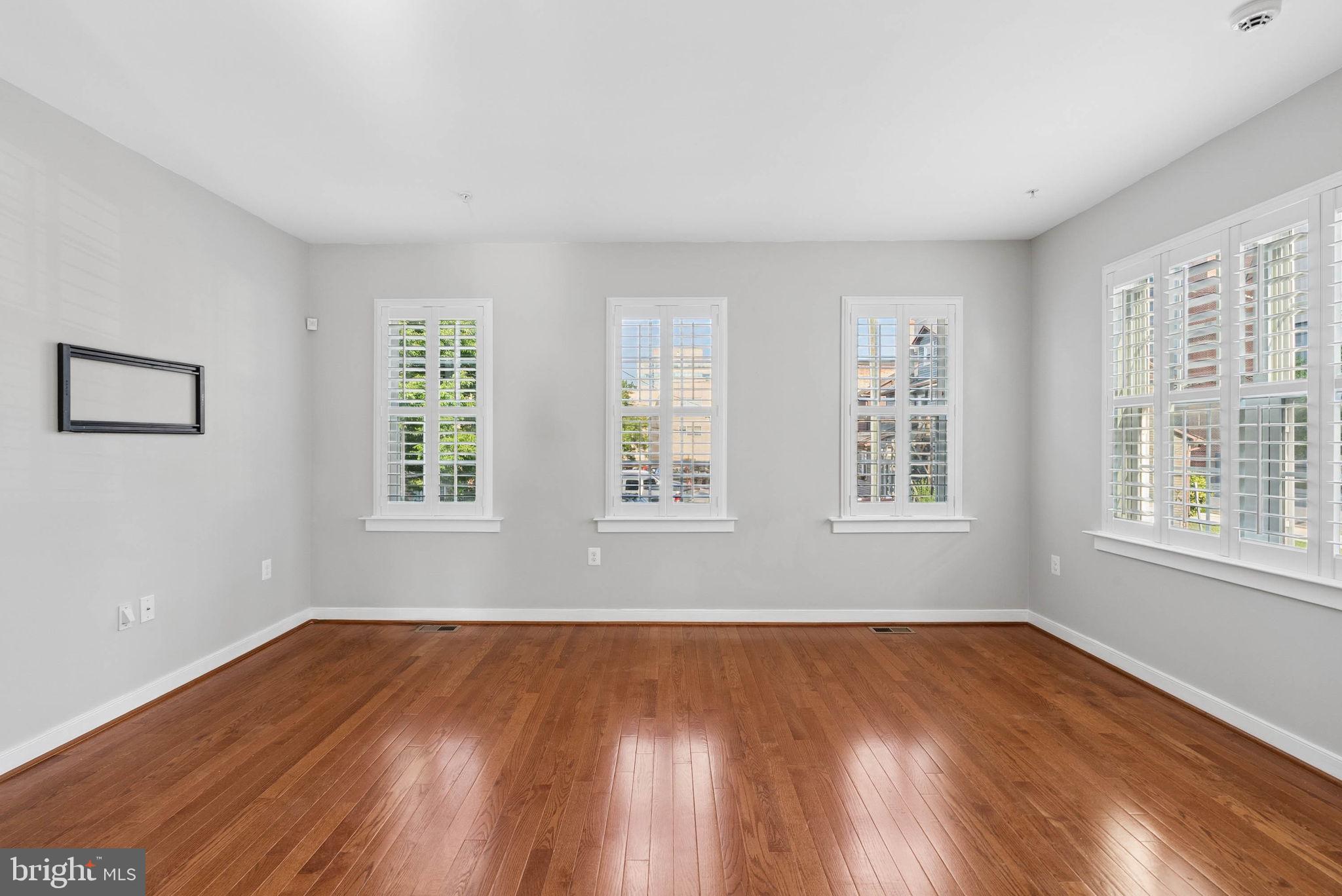 TOWSON MANOR VILLAGE - Residential