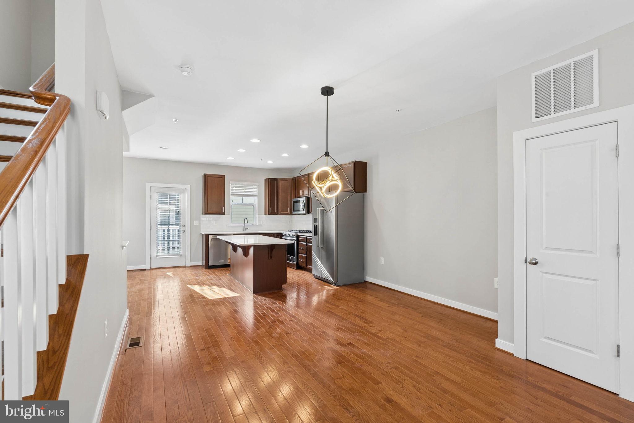 TOWSON MANOR VILLAGE - Residential
