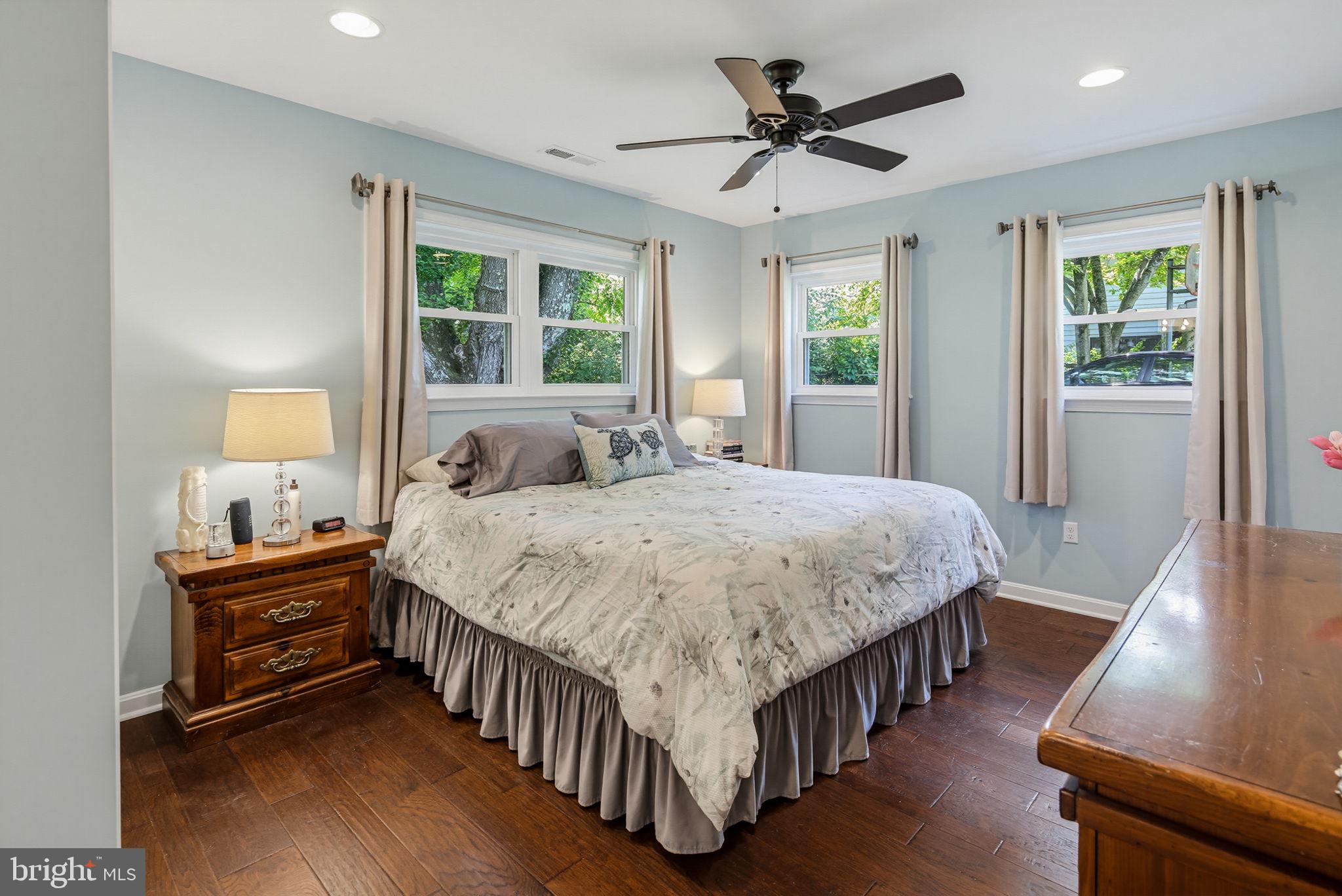 COLUMBIA HILLS - Residential