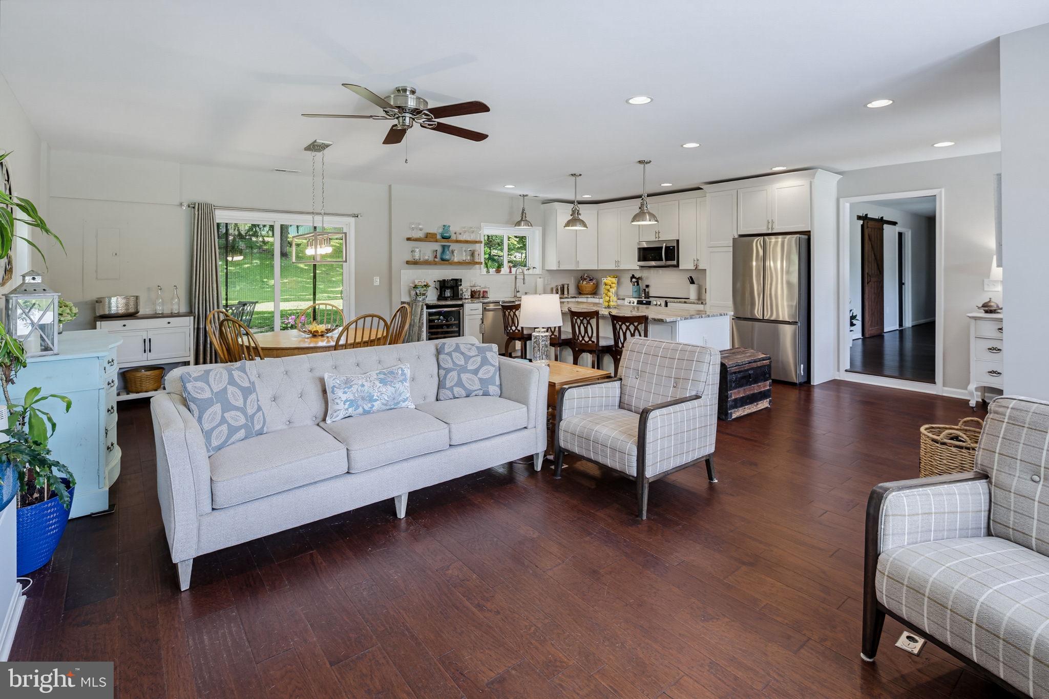 COLUMBIA HILLS - Residential