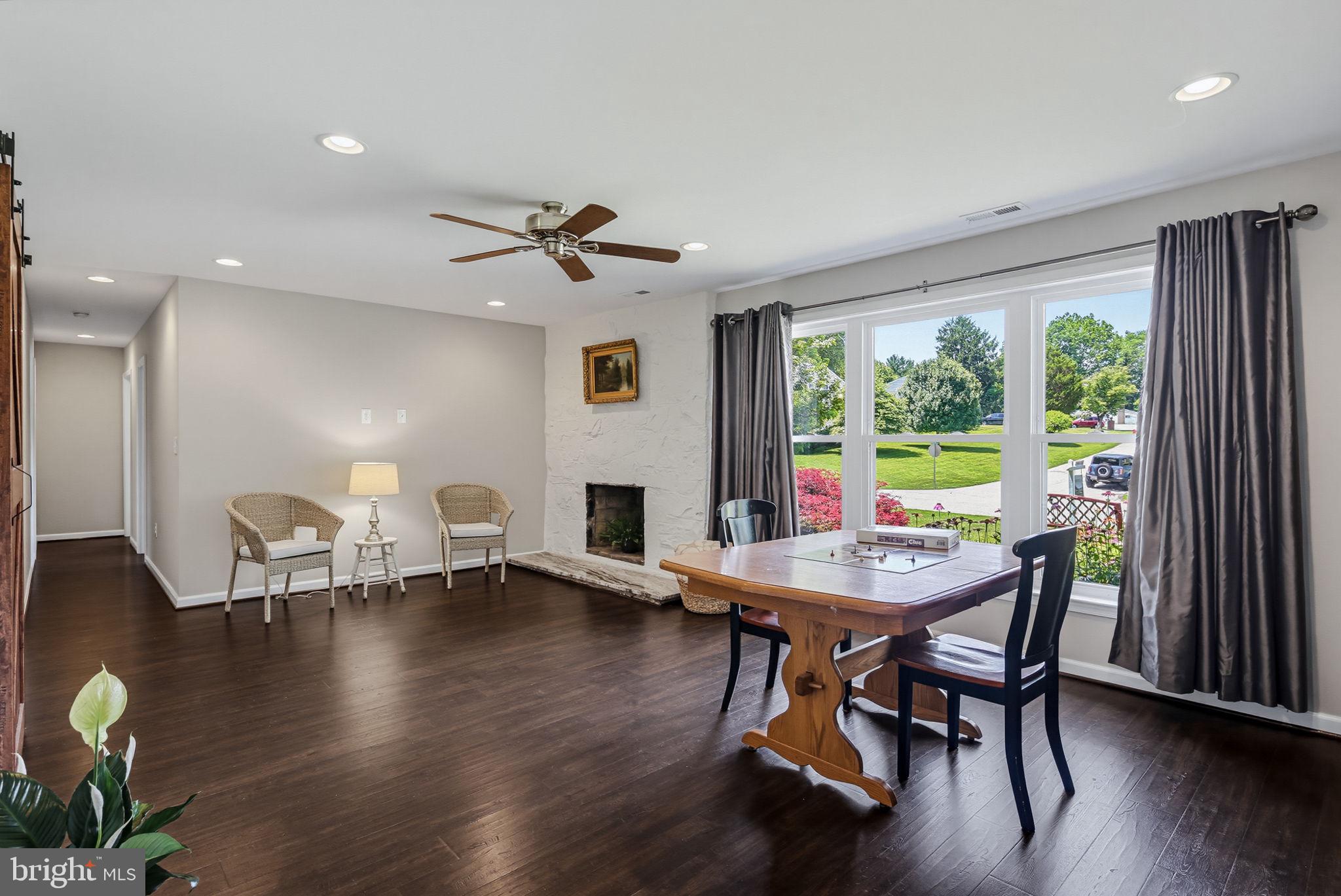 COLUMBIA HILLS - Residential