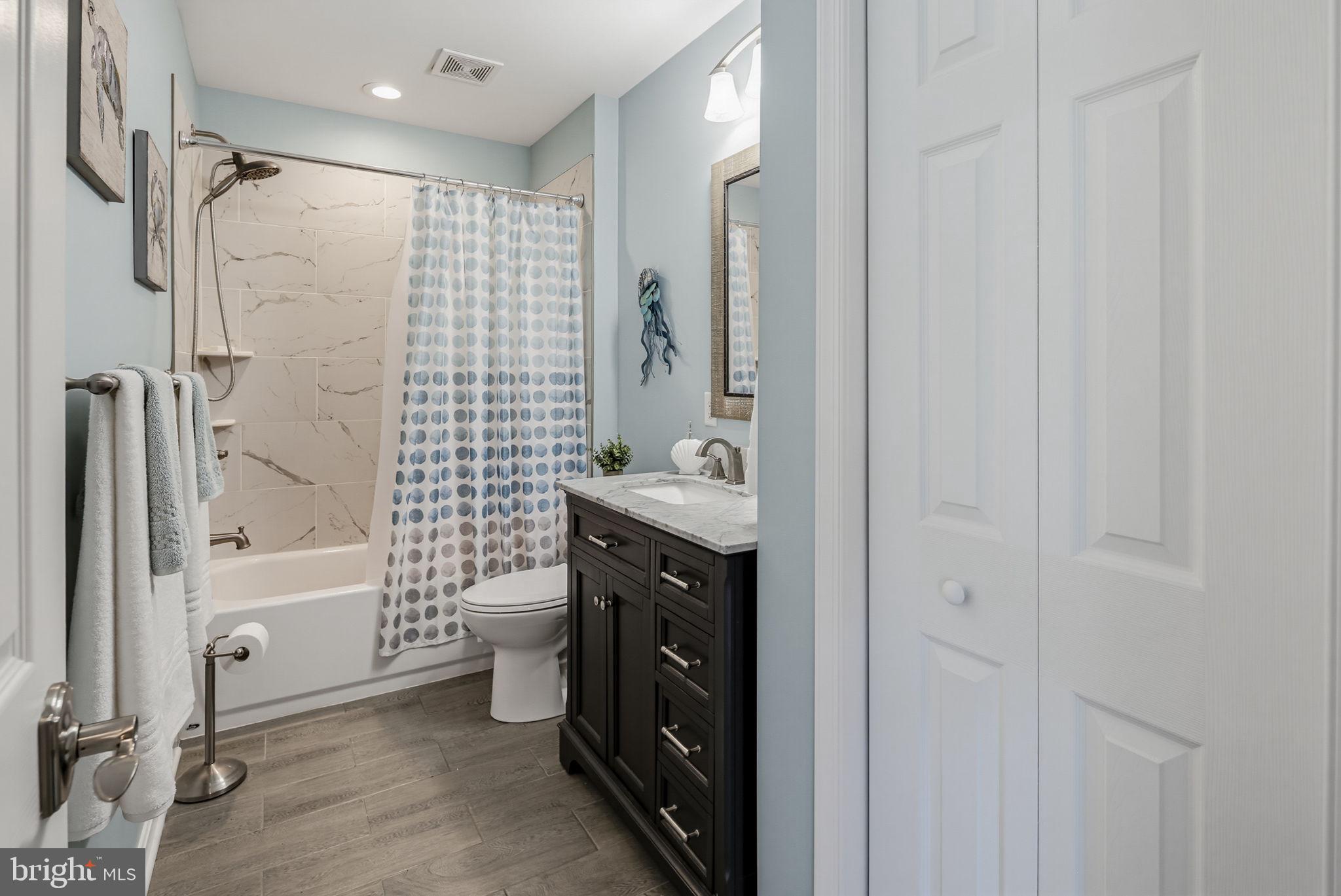 COLUMBIA HILLS - Residential