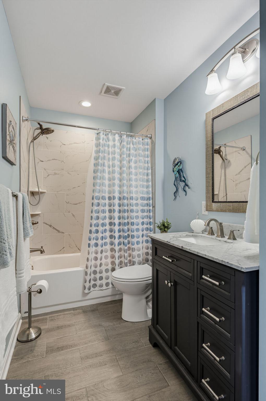 COLUMBIA HILLS - Residential