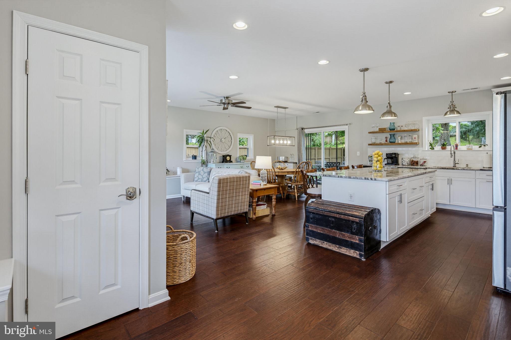 COLUMBIA HILLS - Residential