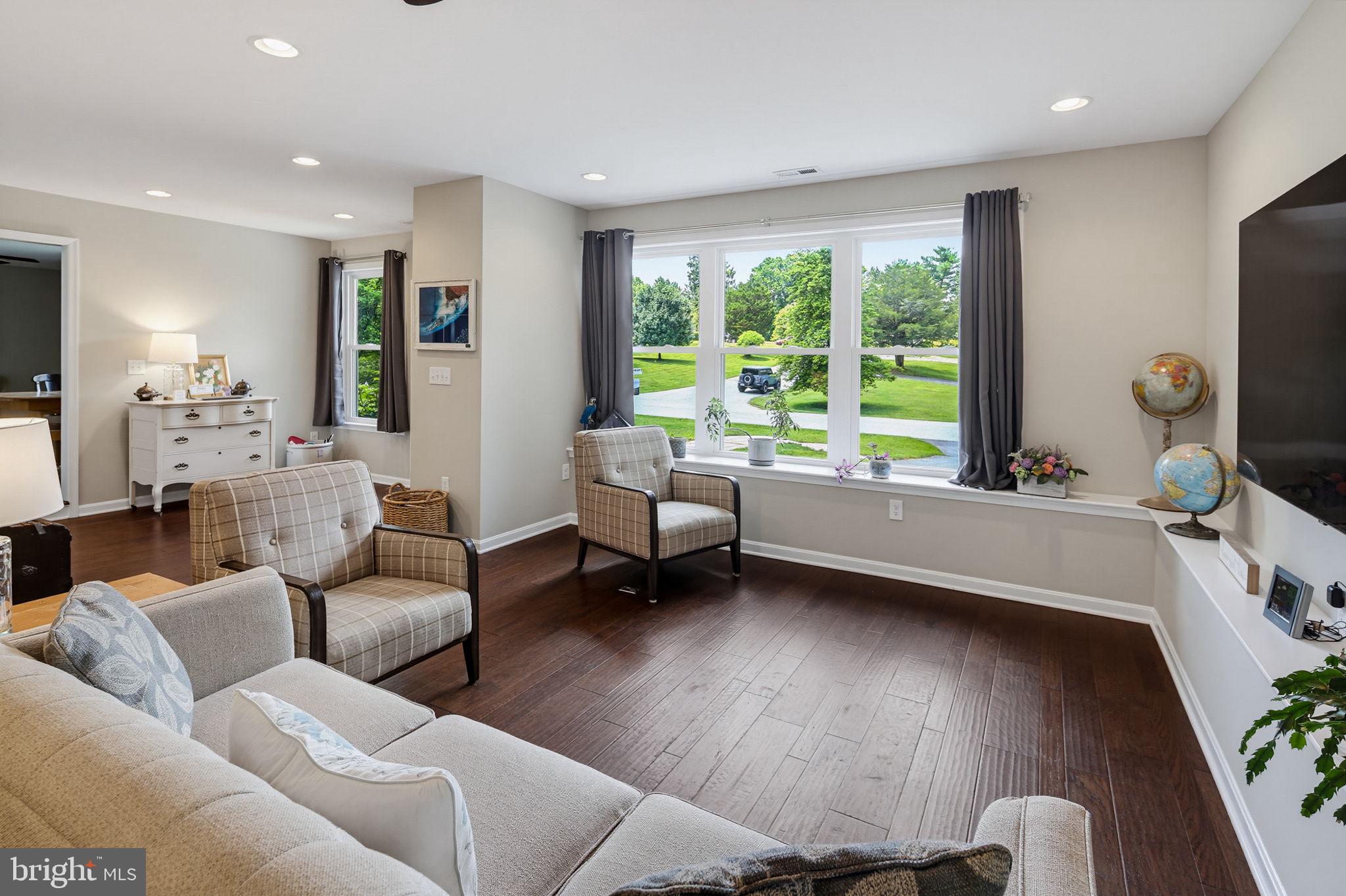 COLUMBIA HILLS - Residential