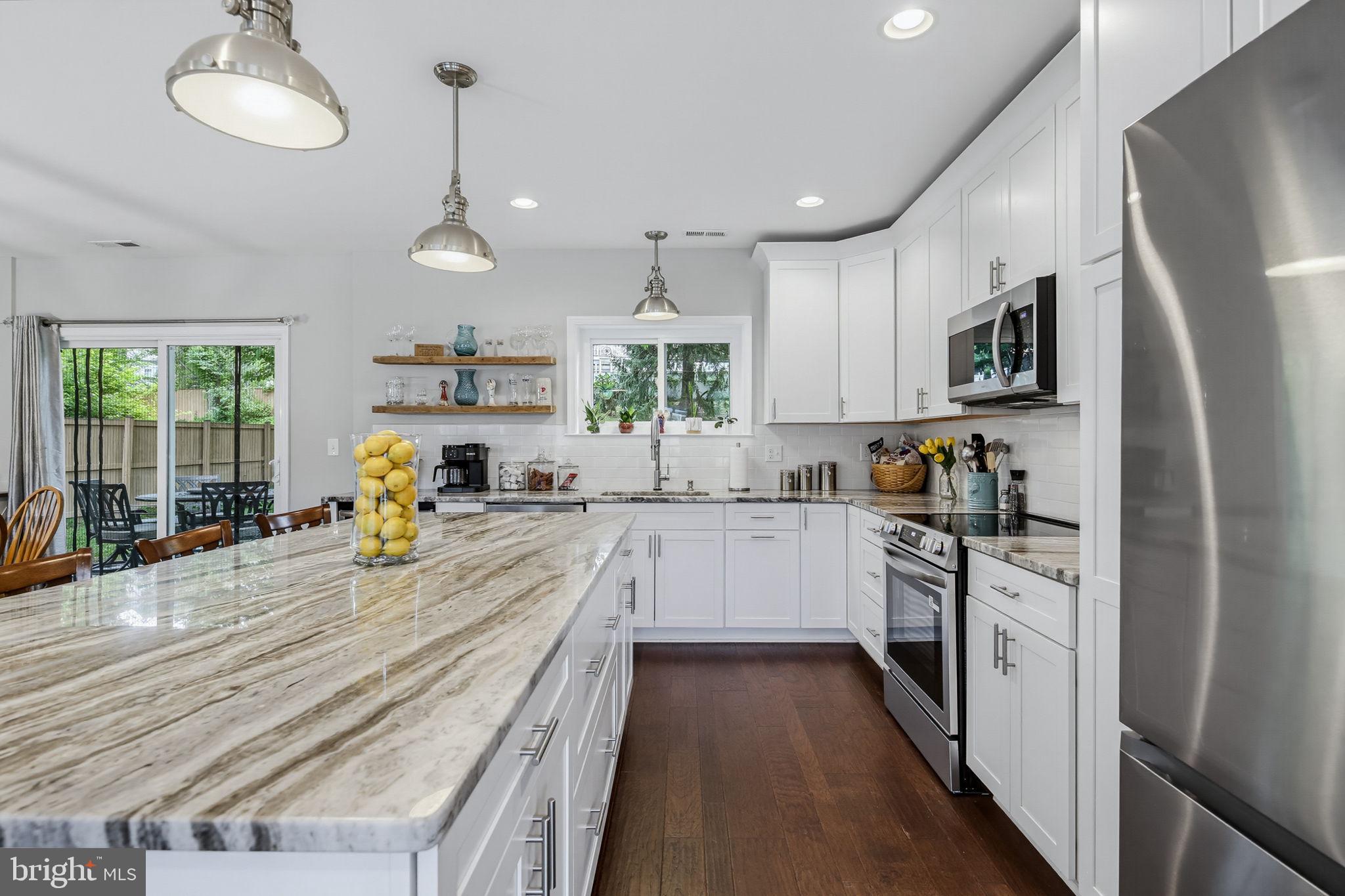 COLUMBIA HILLS - Residential