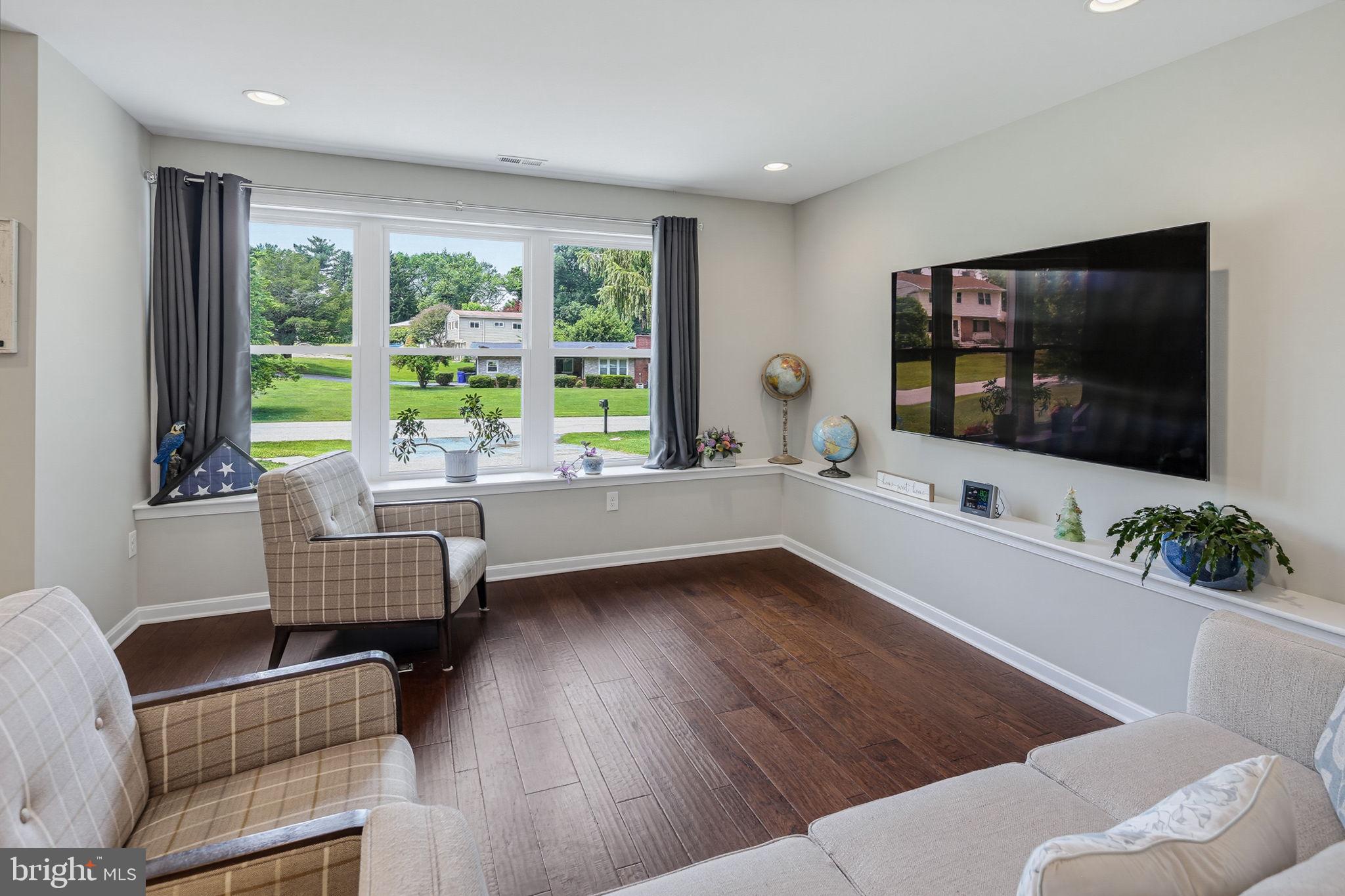 COLUMBIA HILLS - Residential