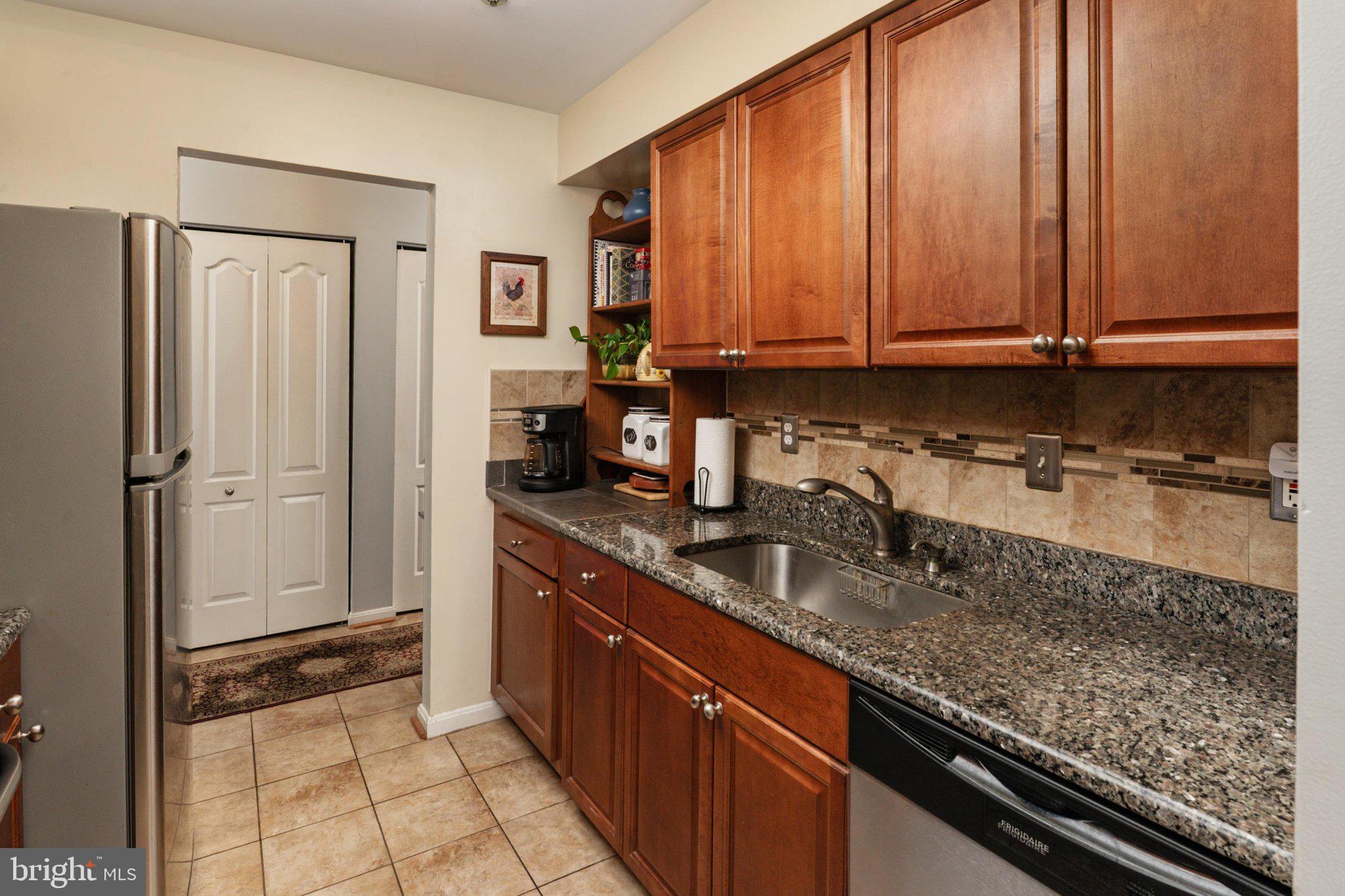 VILLAGE OF MONTGOMERY RUN - Residential