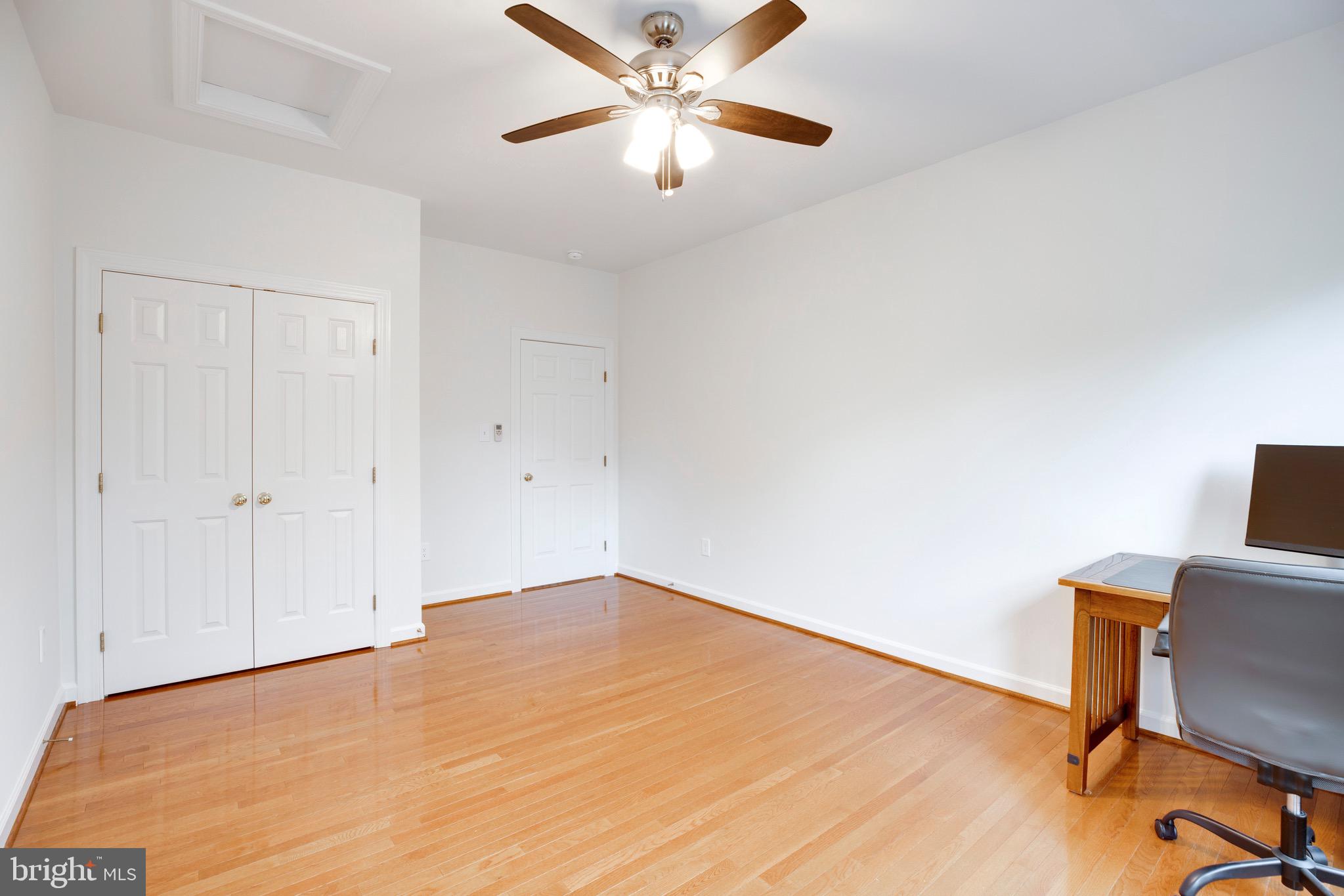 FAIR OAKS GLEN - Residential