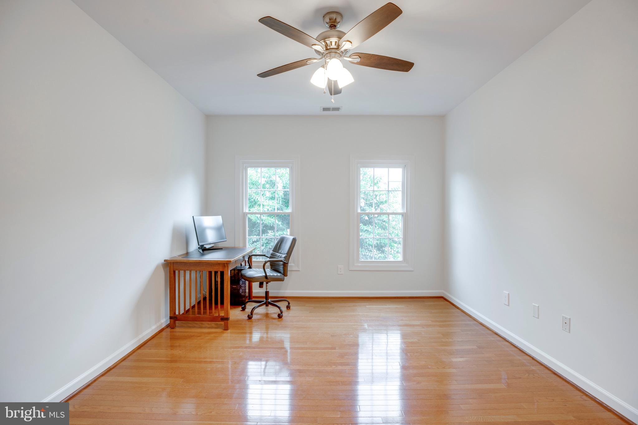 FAIR OAKS GLEN - Residential
