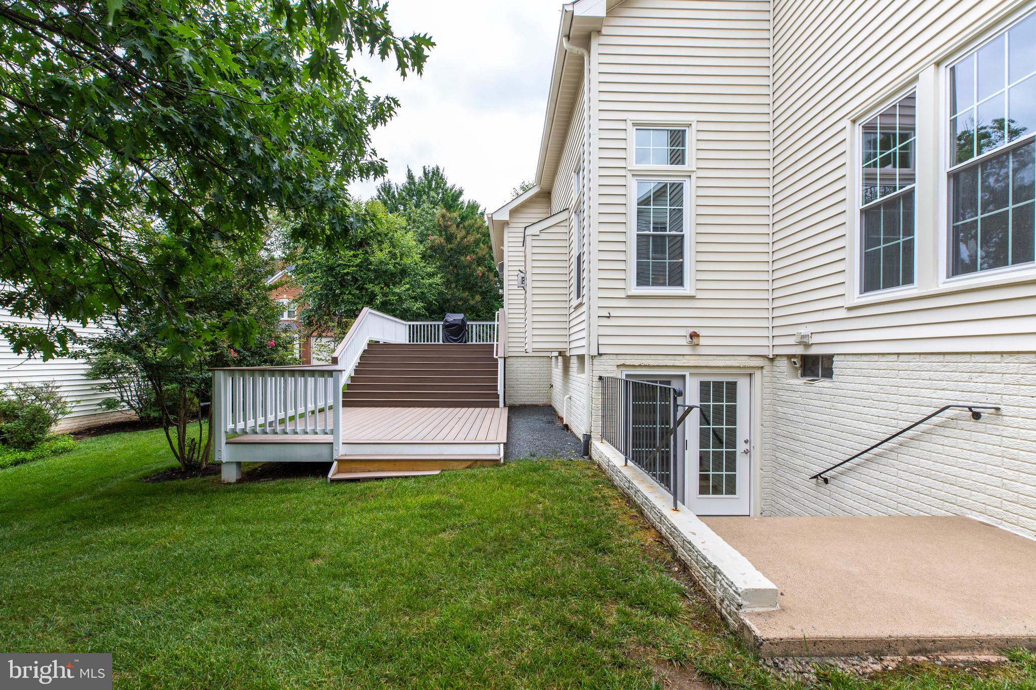 FAIR OAKS GLEN - Residential