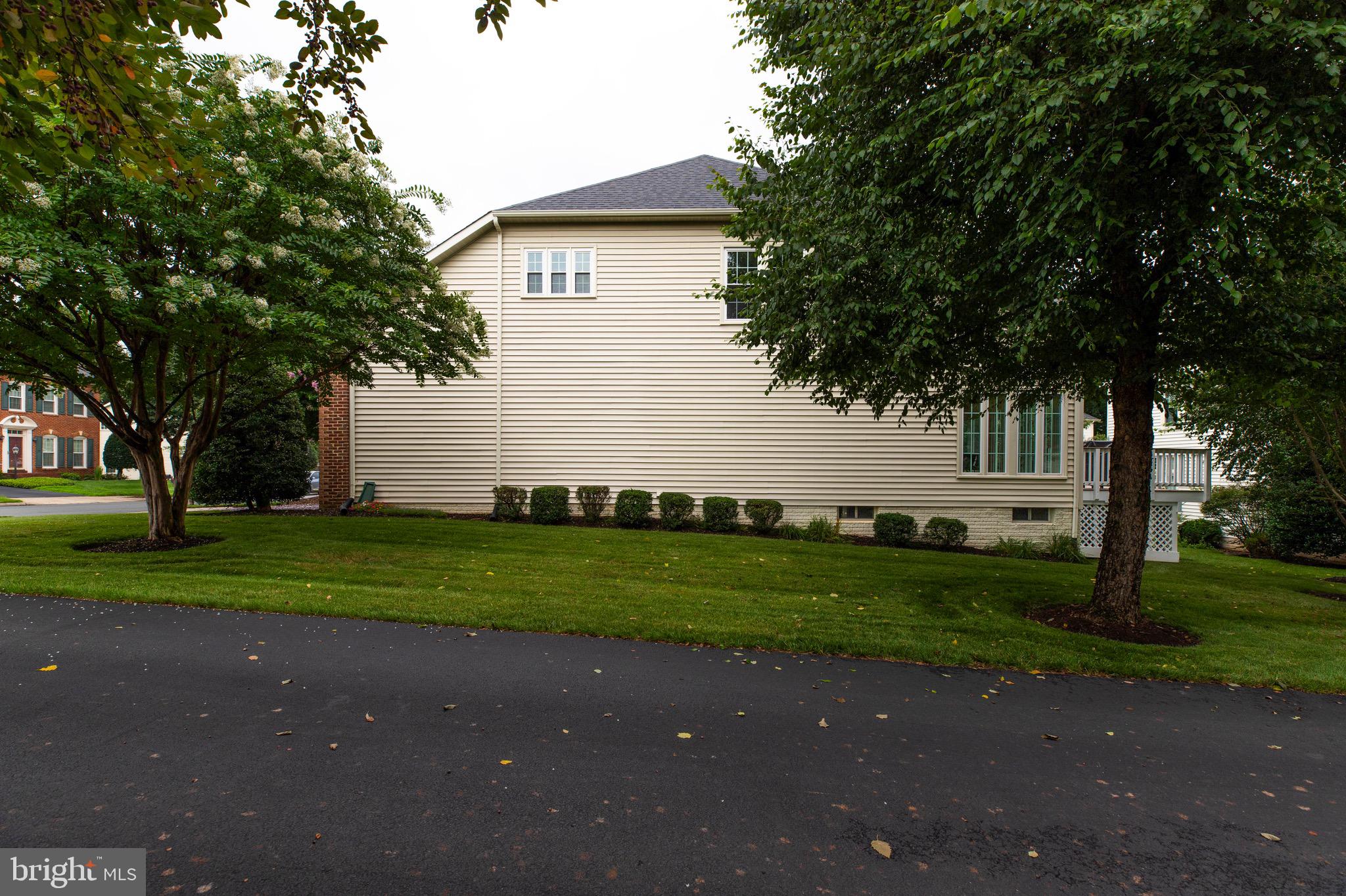 FAIR OAKS GLEN - Residential