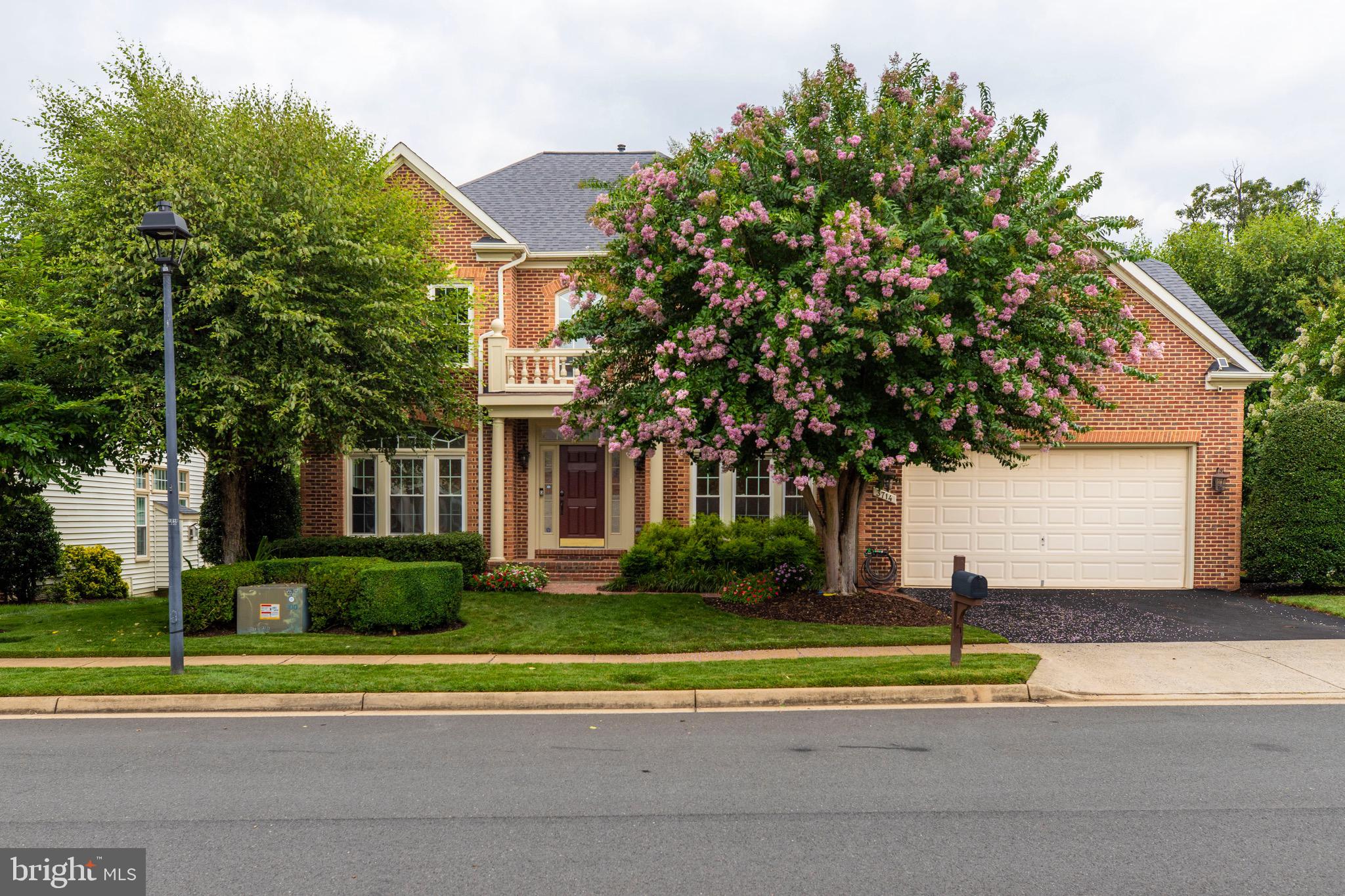FAIR OAKS GLEN - Residential