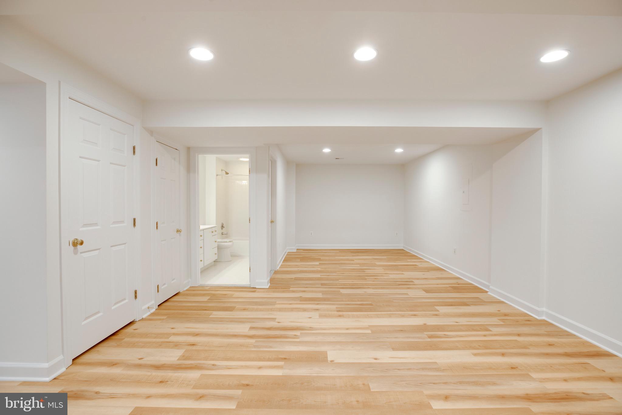 FAIR OAKS GLEN - Residential