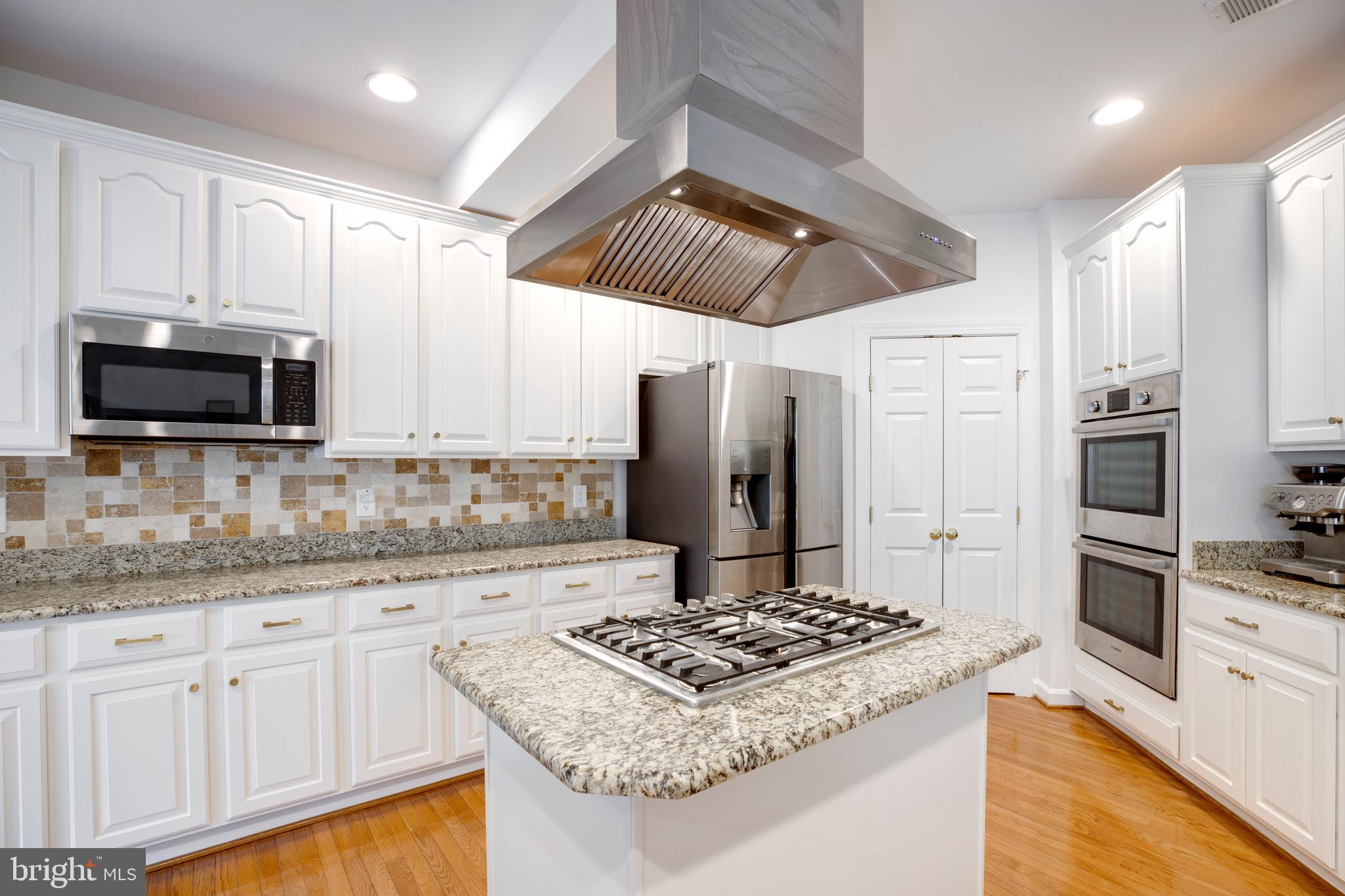 FAIR OAKS GLEN - Residential