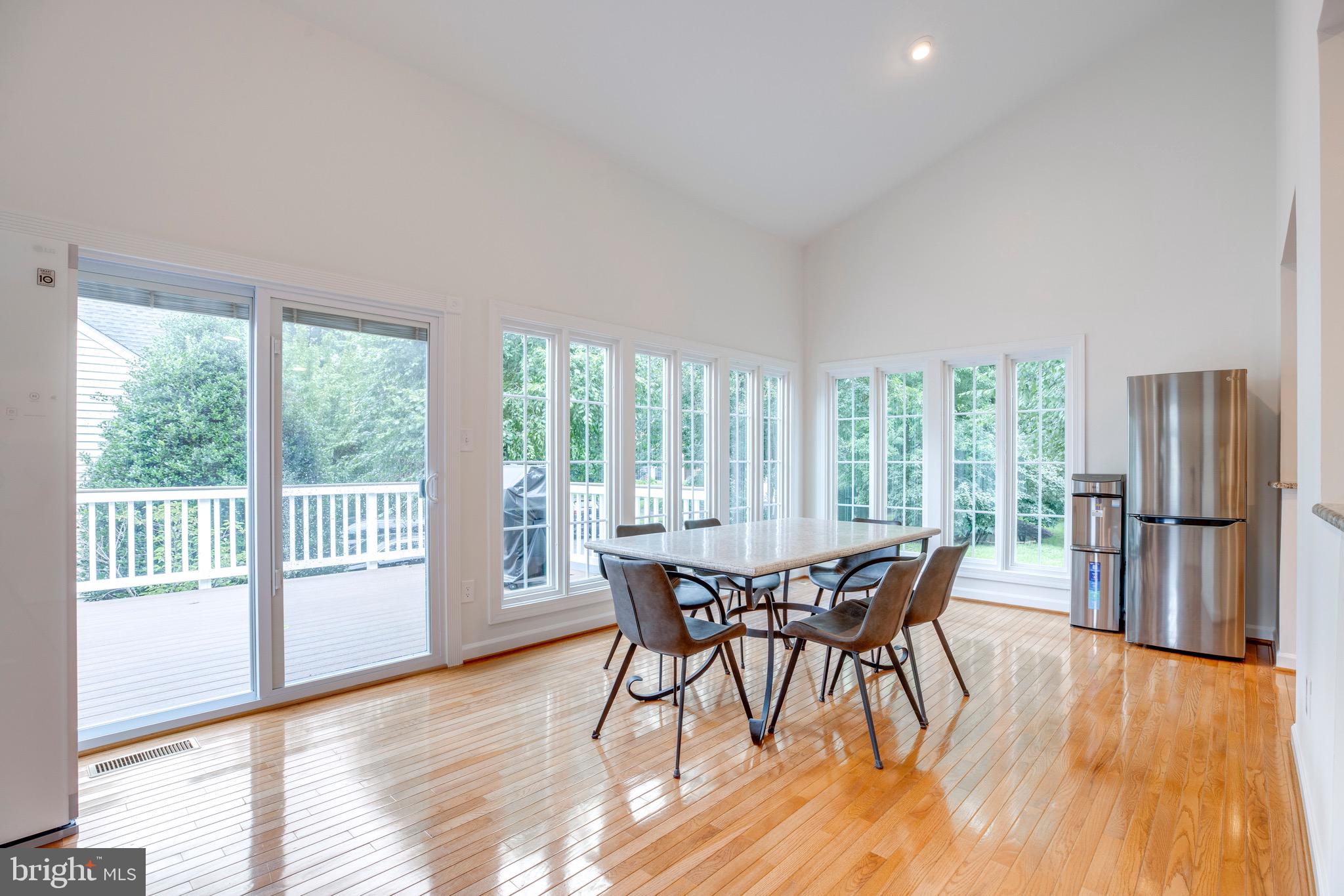 FAIR OAKS GLEN - Residential