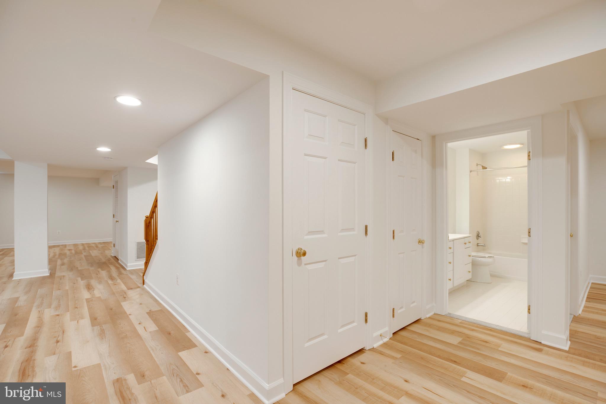 FAIR OAKS GLEN - Residential