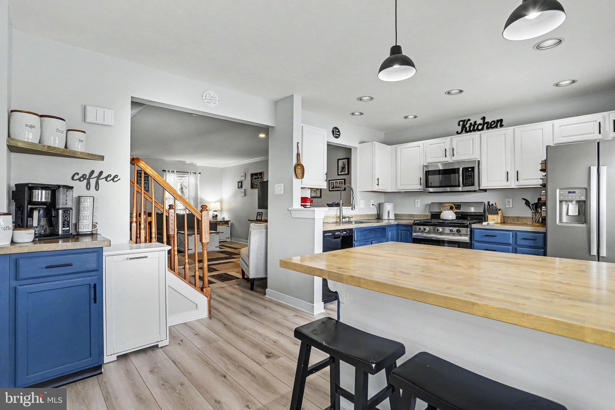 BISCAYNE WOODS - Residential