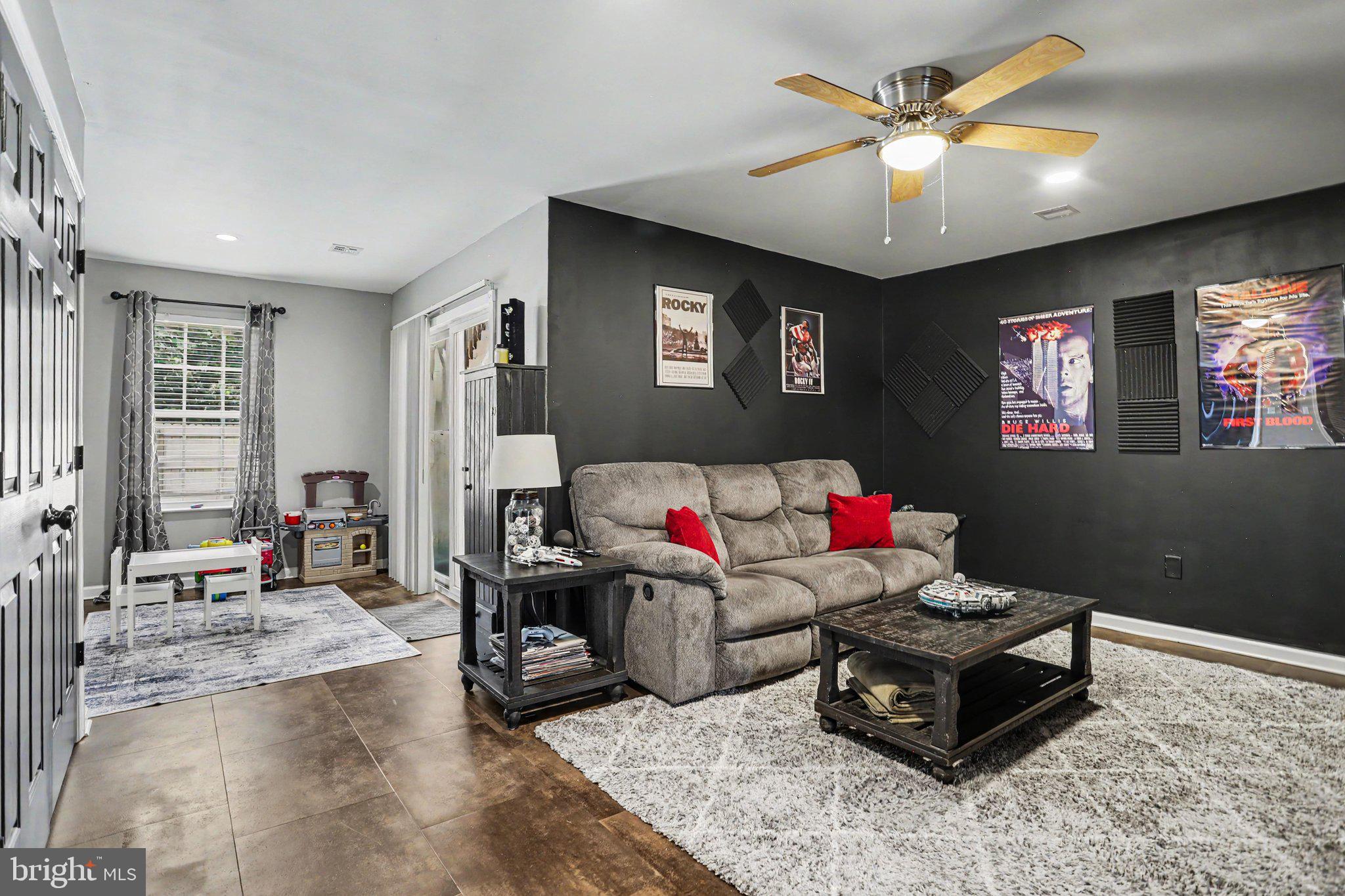 BISCAYNE WOODS - Residential