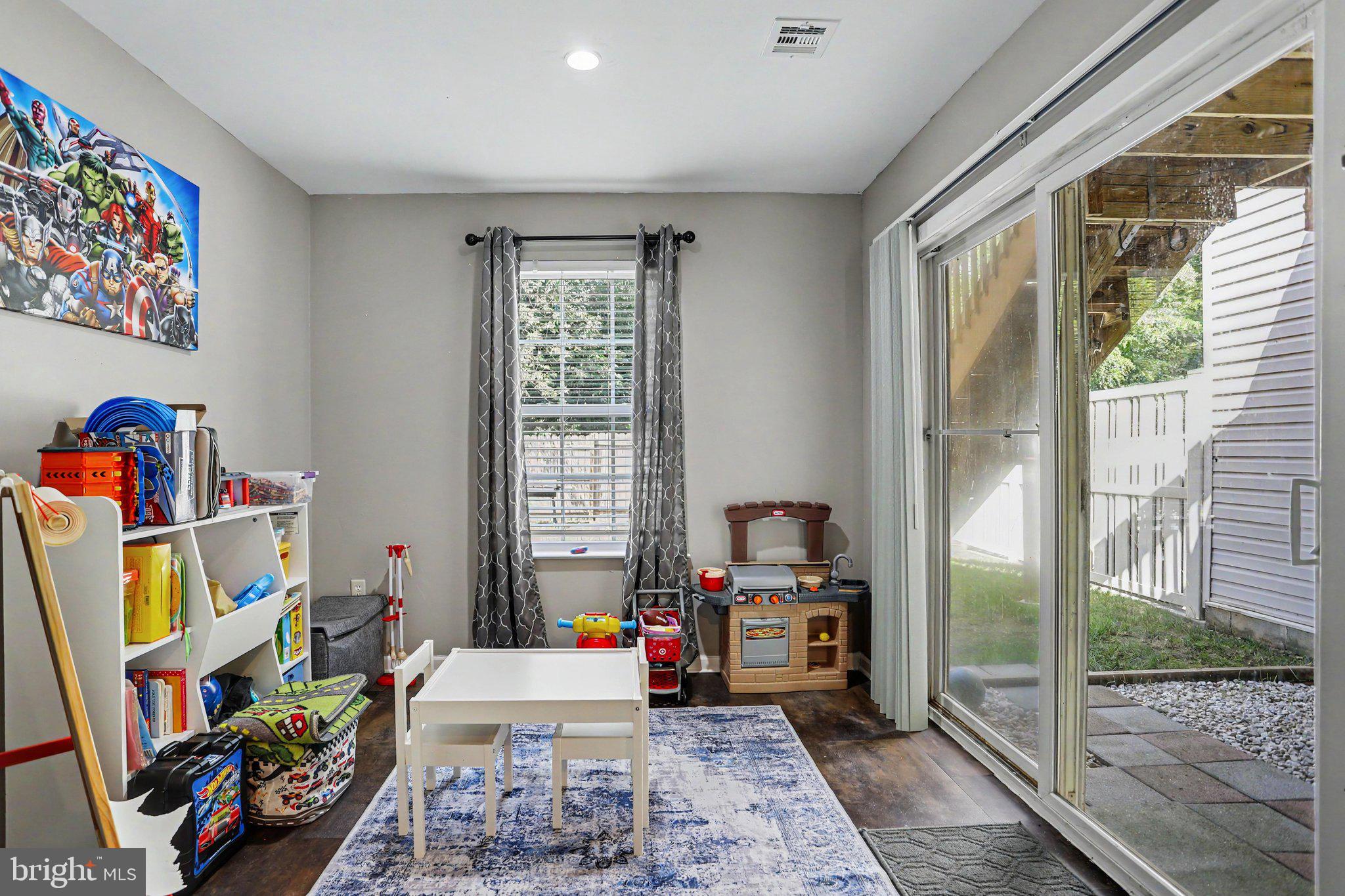 BISCAYNE WOODS - Residential